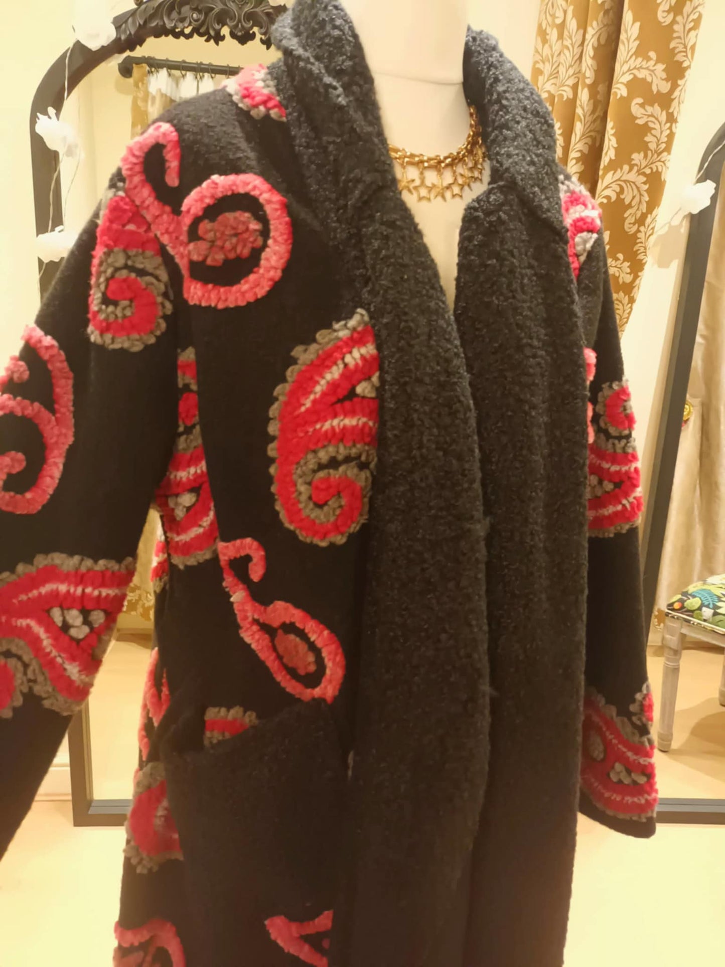 THE 'PERFECTLY PAISLEY' BEAUTIFUL EDGE TO EDGE BOUCLE COCOON COAT IN A STUNNING PAISLEY DESIGN