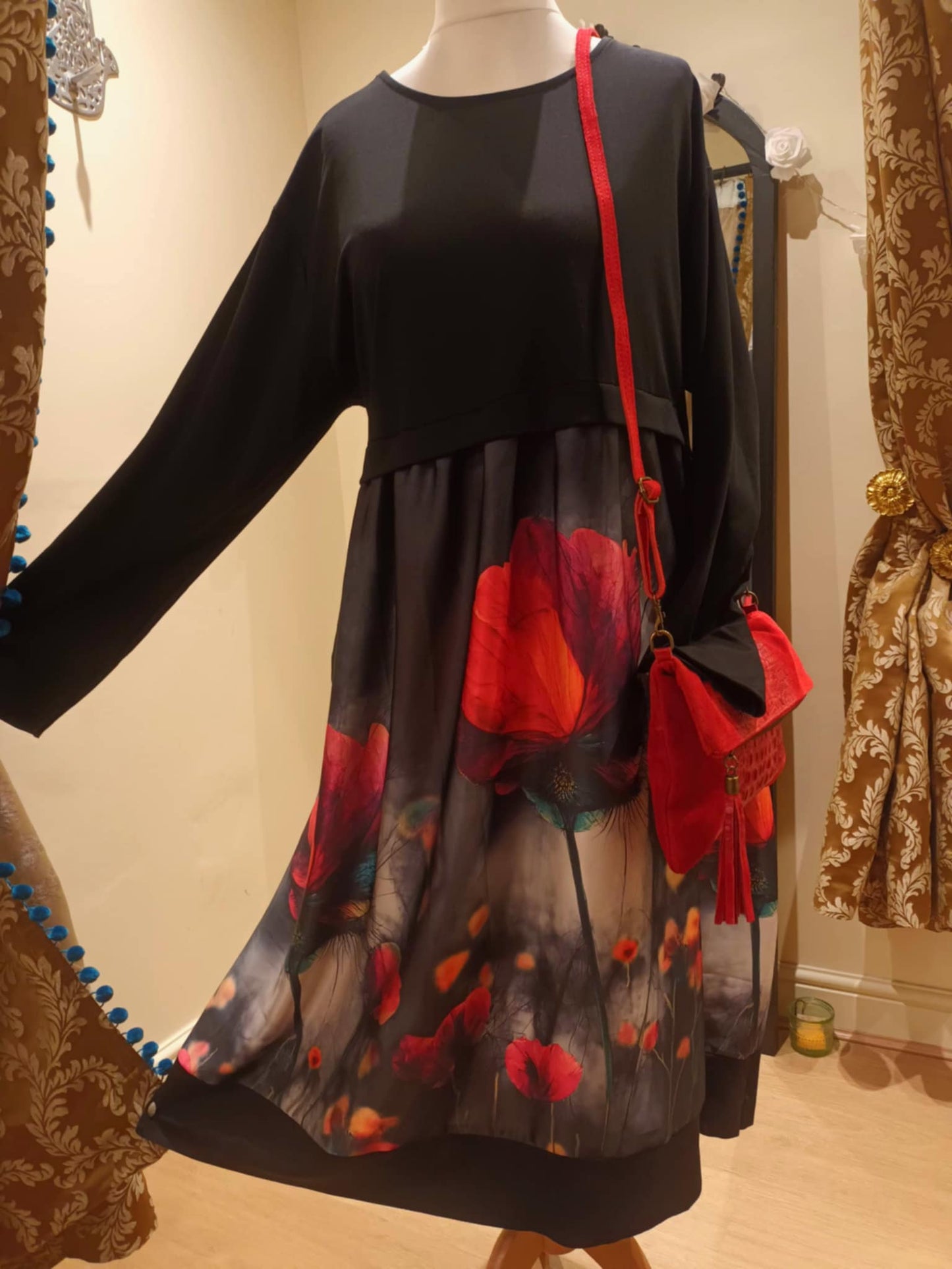 THE 'POPPY' VIBRANT COCCON STYLE SCOOP NECK DRESS WITH PRETTY POCKETS