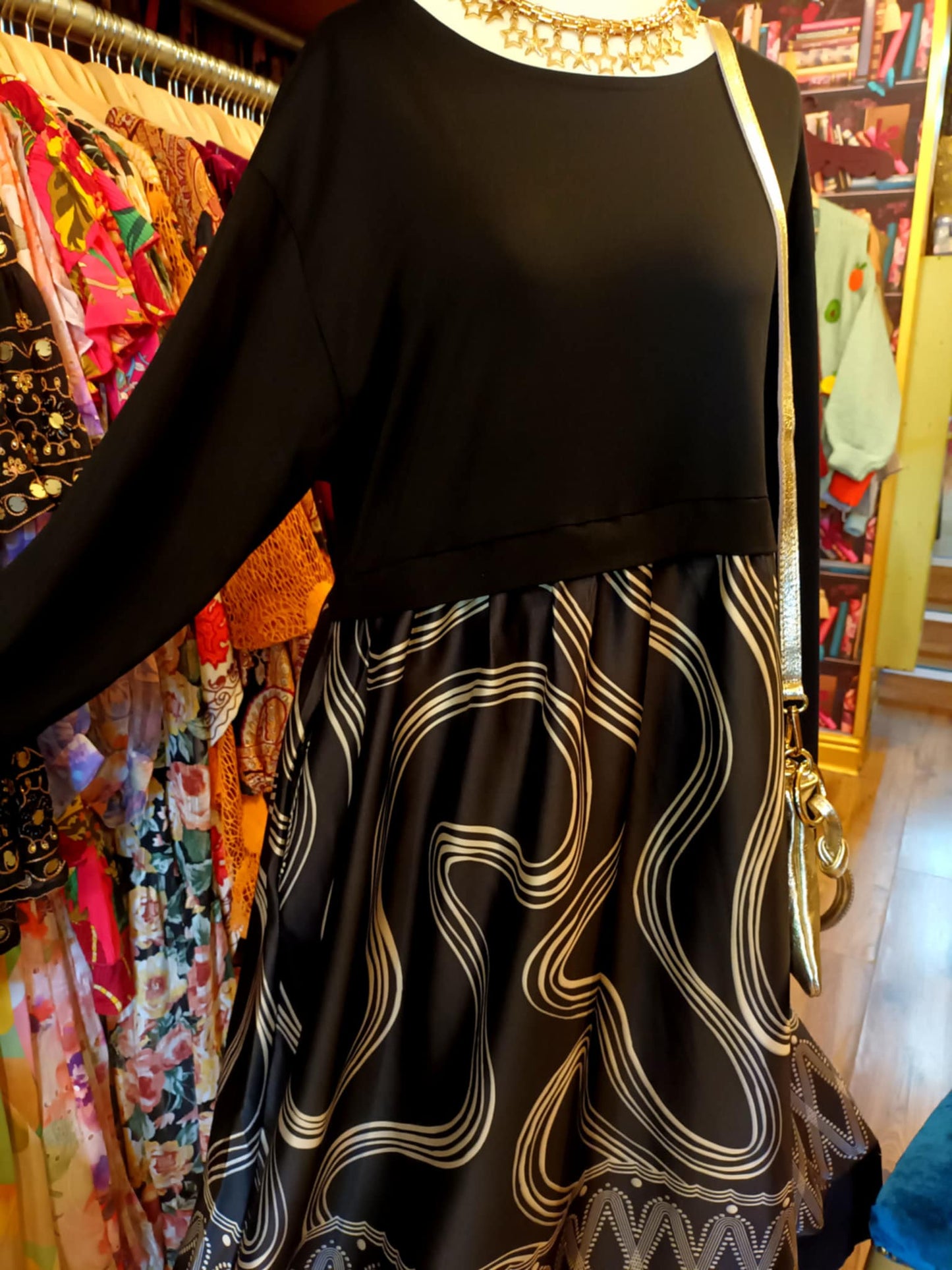 THE 'DECO' BEAUTIFULLY VERSATILE ART DECO PRINT COCOON DRESS WITH POCKETS