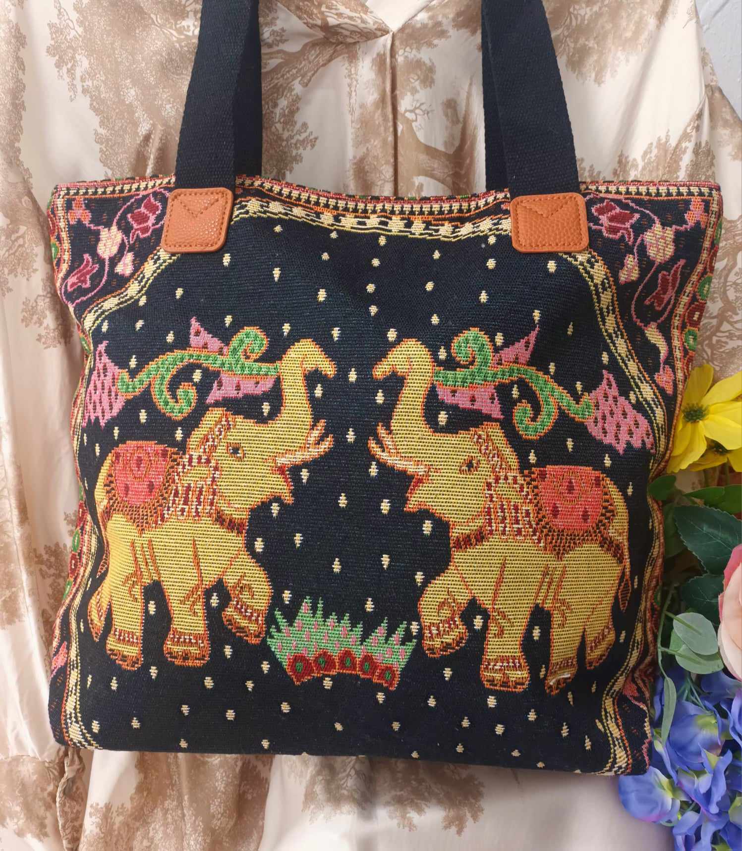 THE AMIRA TRAVELLER TOTE ELEPHANT TAPESTRY TOTE BAG WITH ZIP FASTENING AND POCKETS