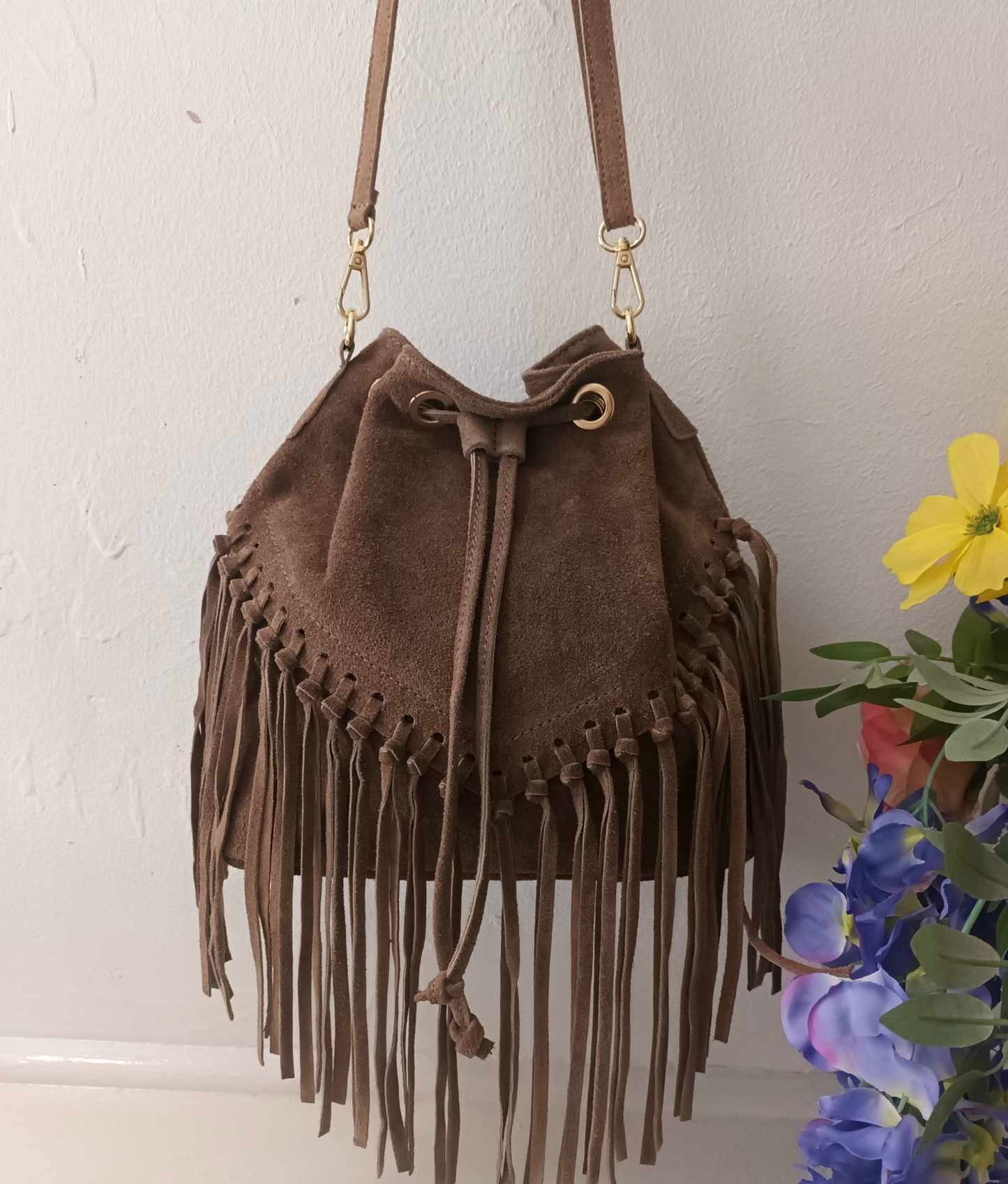 'HENDRIX' BEAUTIFUL AND BOHO 100% ITALIAN SUEDE LEATHER 70'S STYLE FRINGED BUCKET BAG NATURAL BROWN