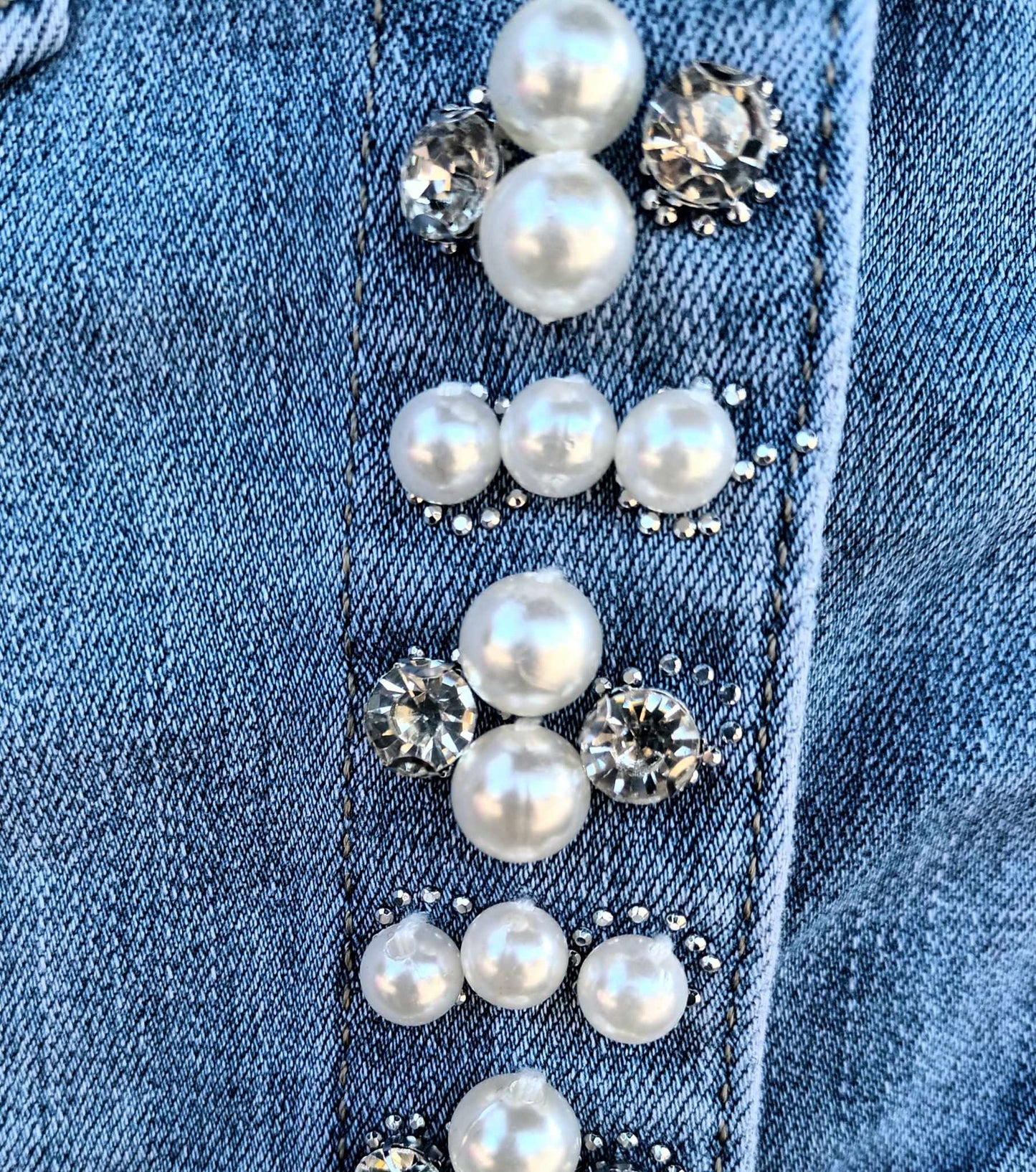 THE 'SILVER SPRINGS' BEAUTIFUL FEMALE FIT EMBELLISHED STRETCH FADED DENIM JACKET