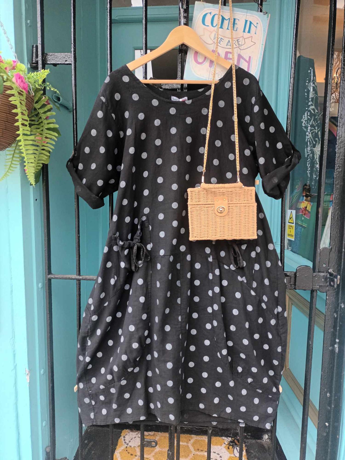 THE 'GINA' 100% ITALIAN LINEN PRETTY POLKA DOT SPOT DRESS WITH CUTE BOW POCKETS CREAM/LIME OR BLACK