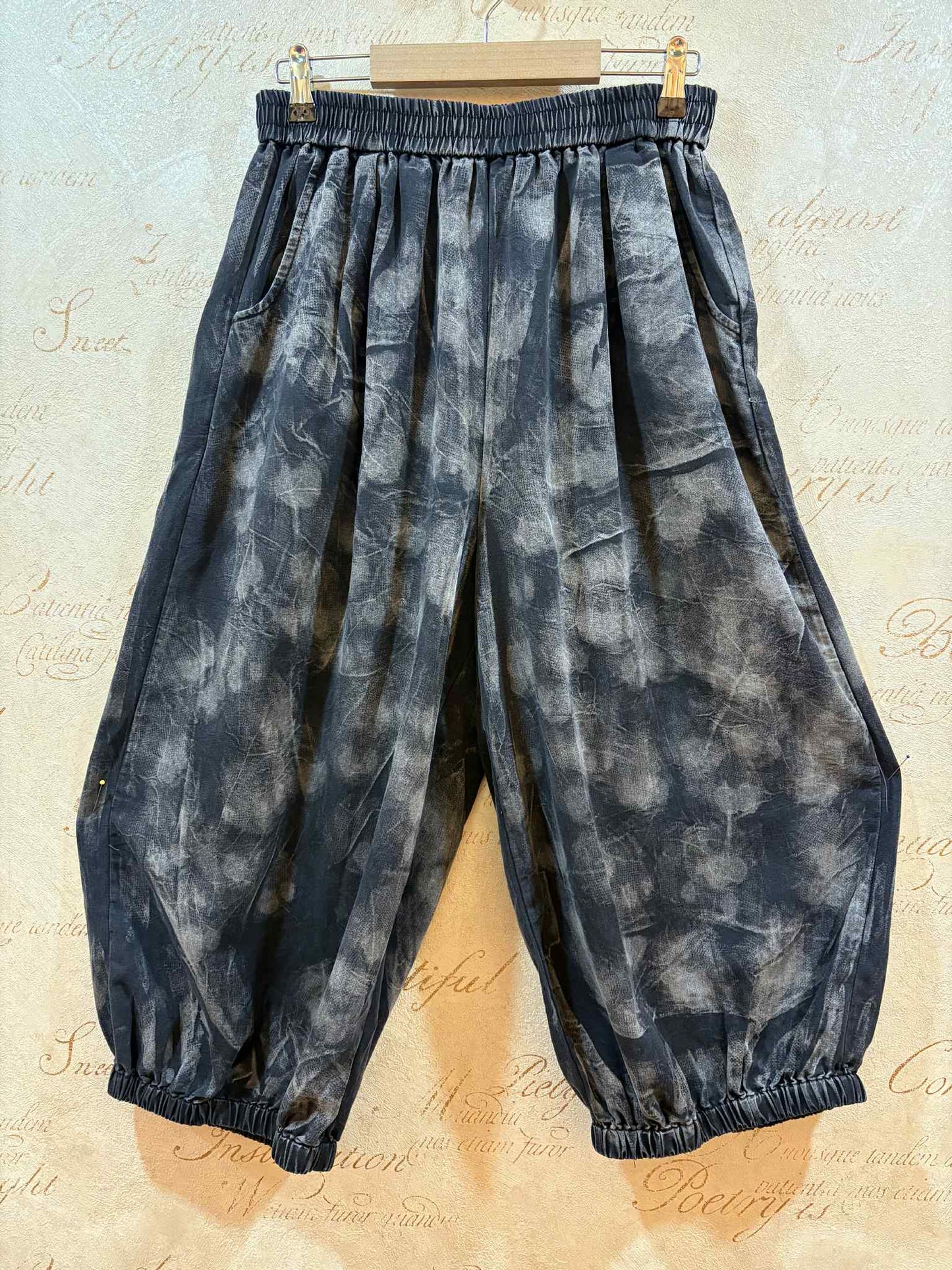 THE 'CHELSEA' BEAUTIFUL CHARCOAL GREY DISTRESSED PRINT BARRELL LEG TROUSERS WITH SLOUCH POCKETS
