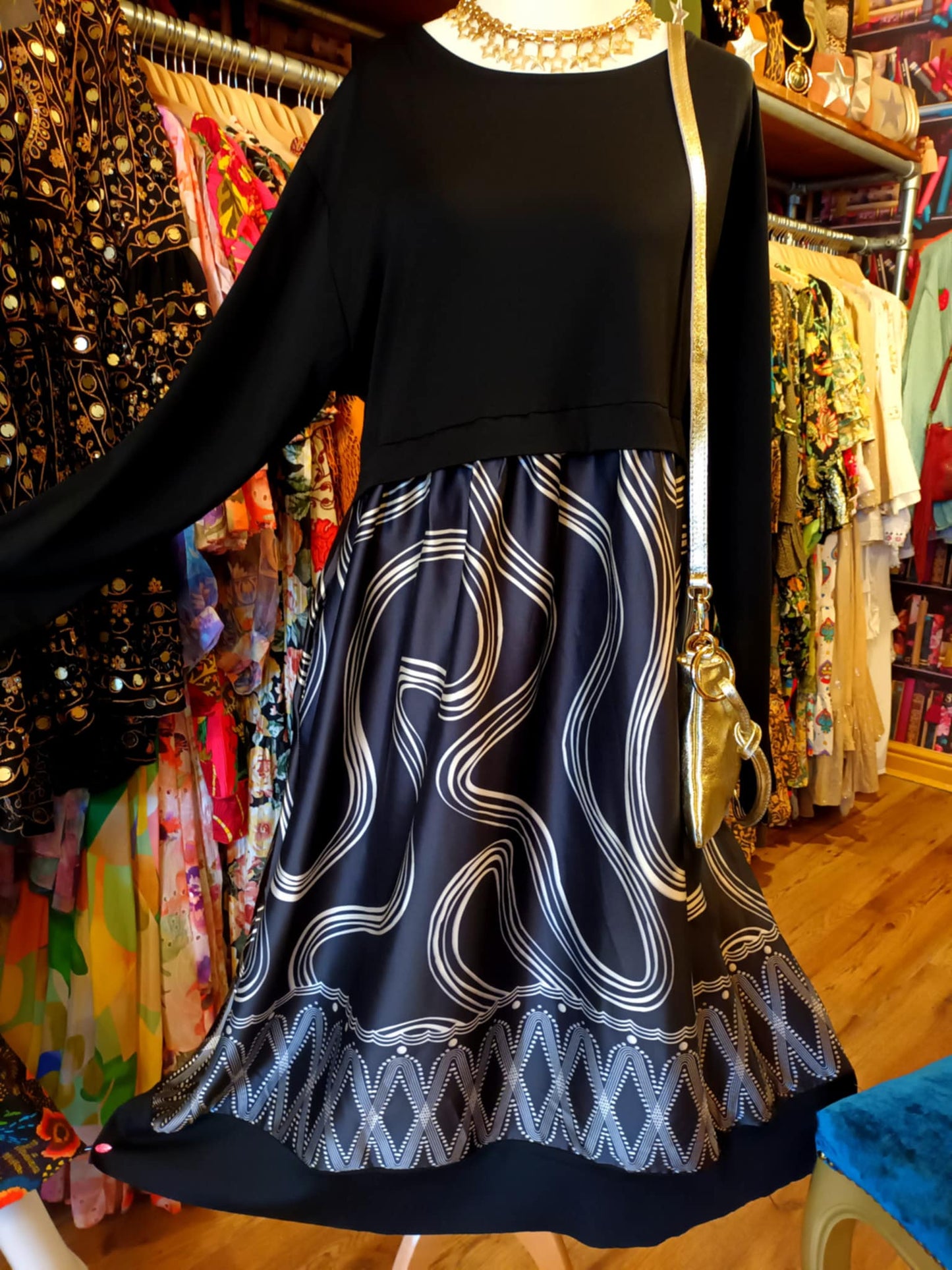 THE 'DECO' BEAUTIFULLY VERSATILE ART DECO PRINT COCOON DRESS WITH POCKETS