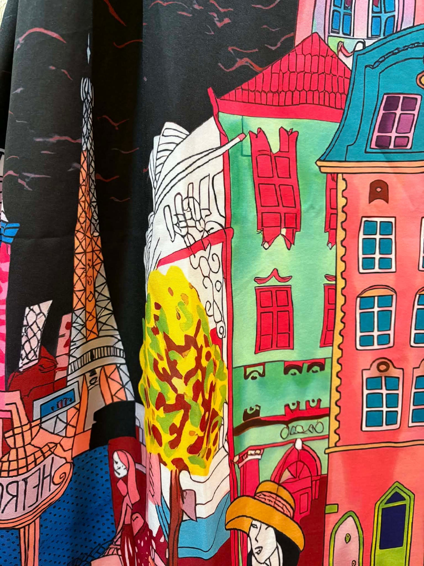 THE 'PARIS CHIC' QUIRKY PARISIAN SCENES SKIRT IN MULTI COLOURS