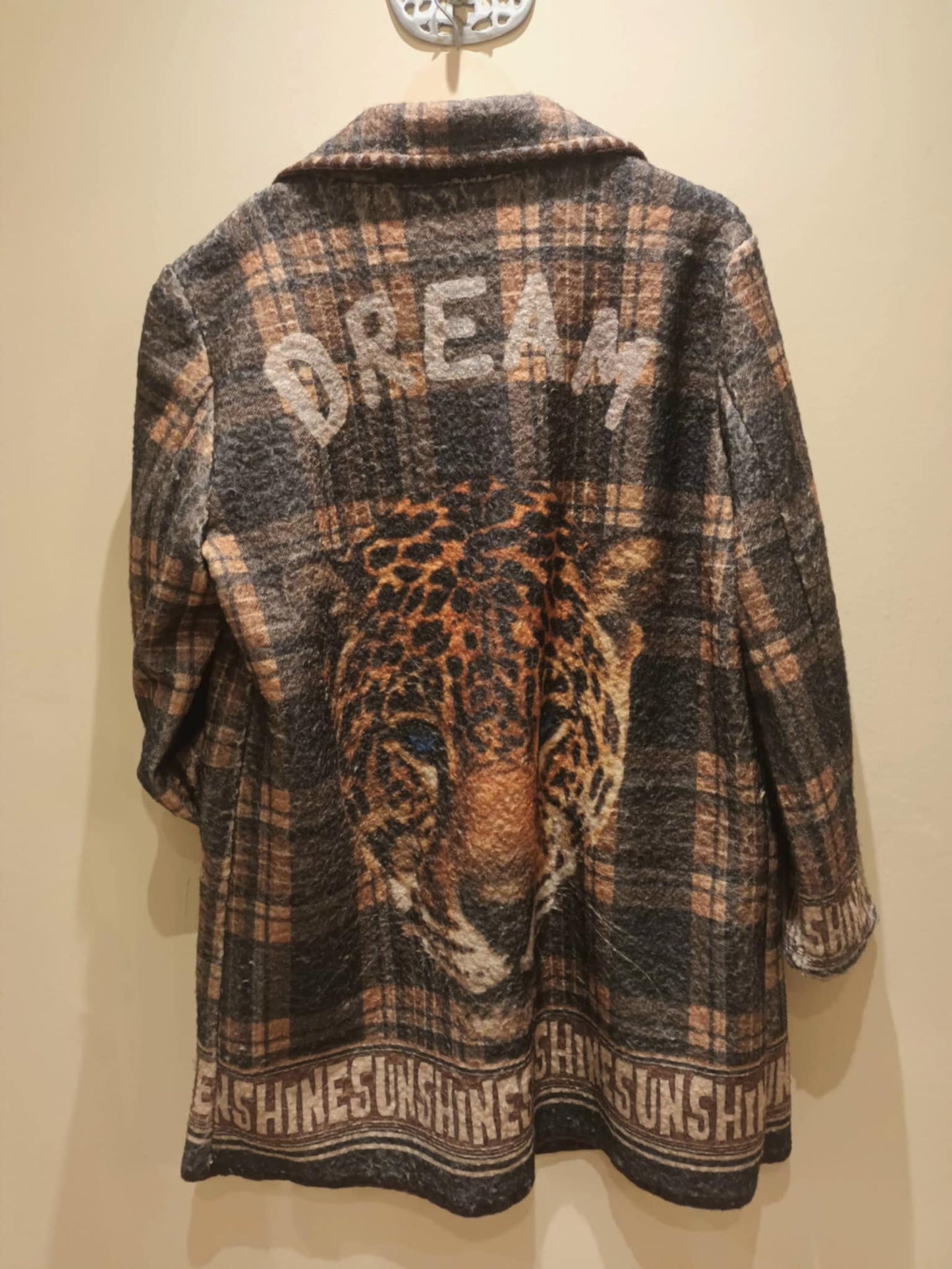 THE 'URBAN GRAFFITI' BEAUTIFUL TARTAN STATEMENT BLANKET COAT WITH STRIKING BACK DETAIL