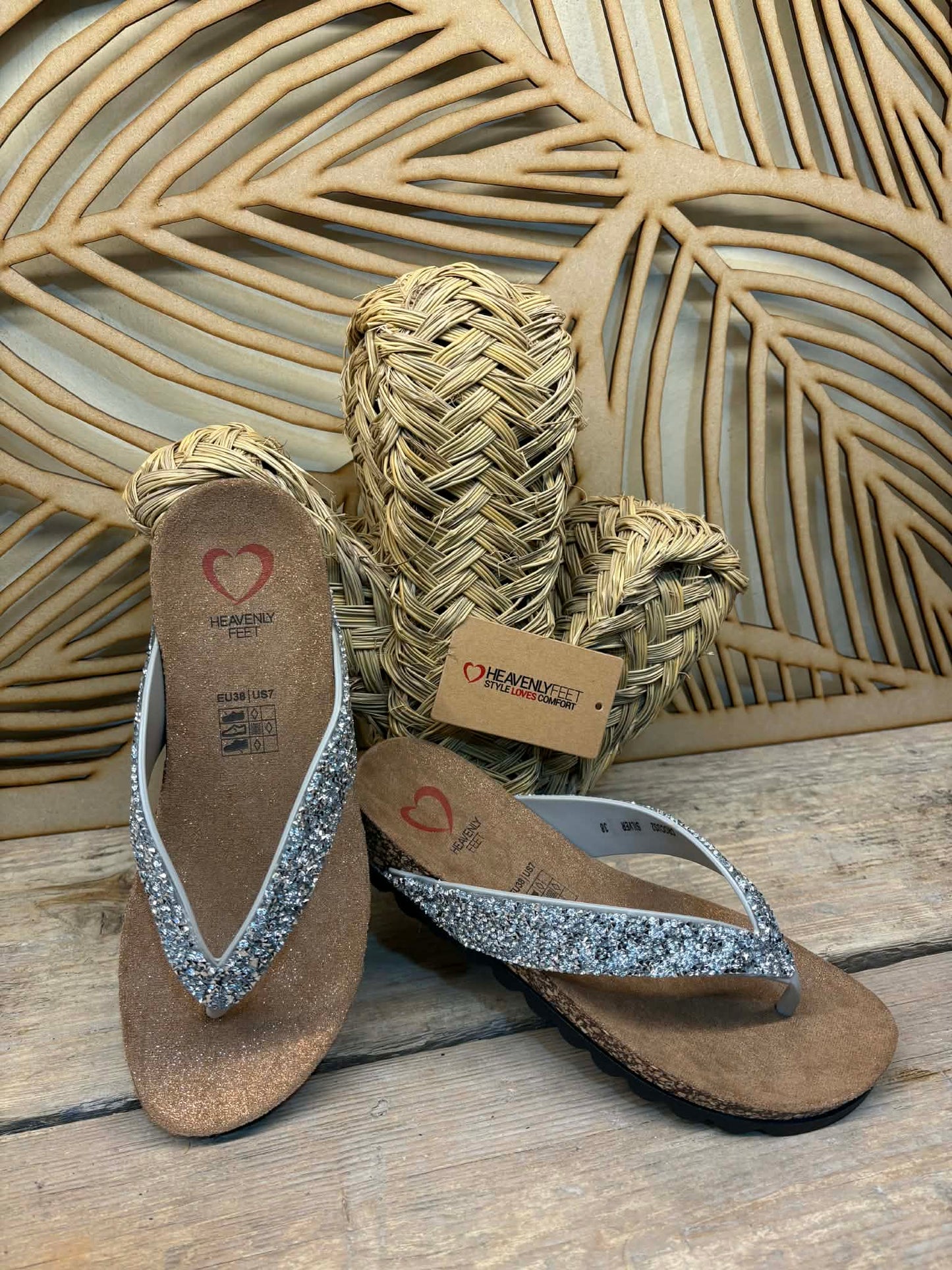 THE 'CAPRI' STUNNING SILVER RHINESTONE TOE POST FOOTBED SANDALS SUPER COMFORT SOLE