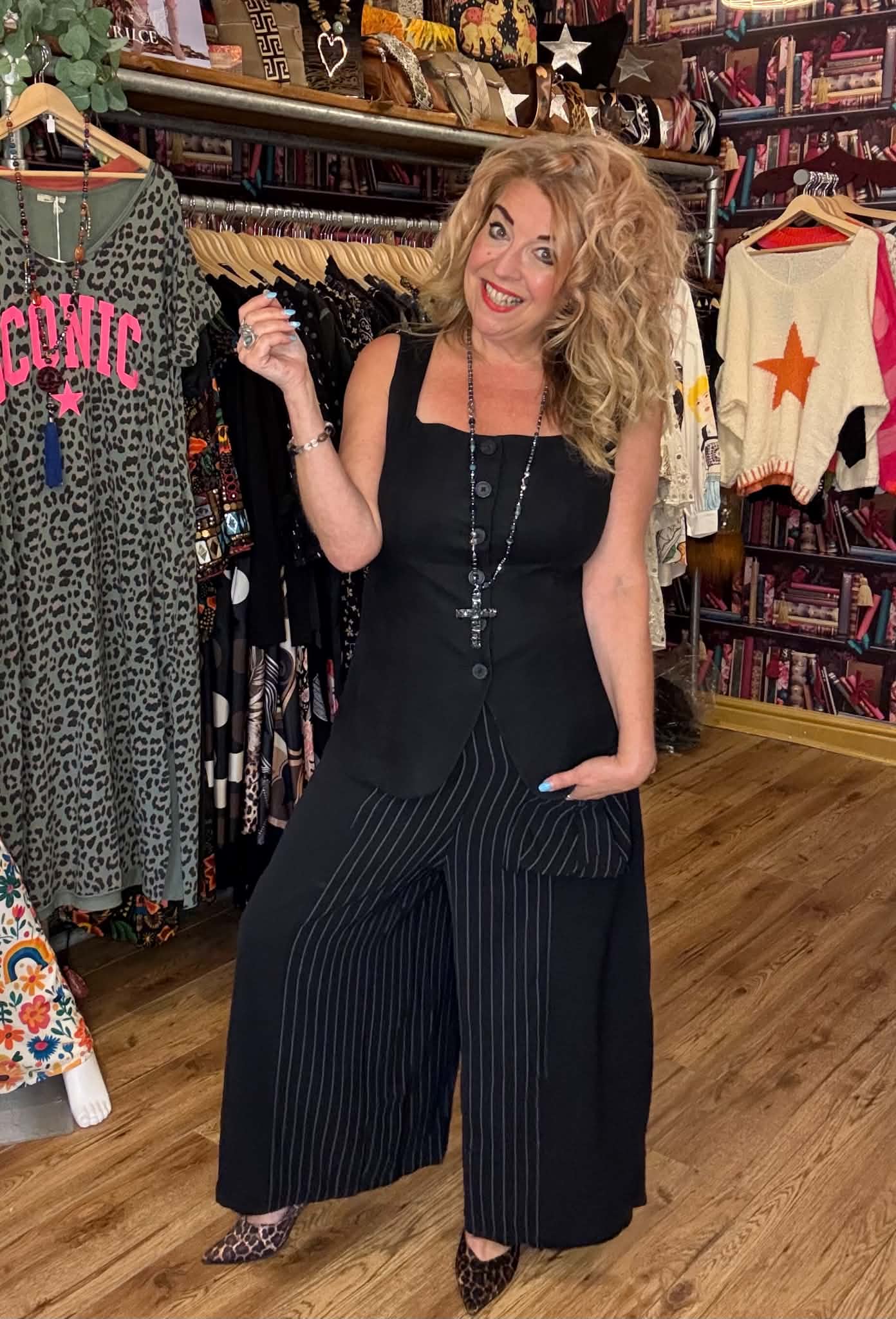 THE 'VOGUE' EXQUISITE QUALITY PINSTRIPE WIDE LEGGED TROUSERS WITH QUIRKY PAPER BAG POCKET DETAIL