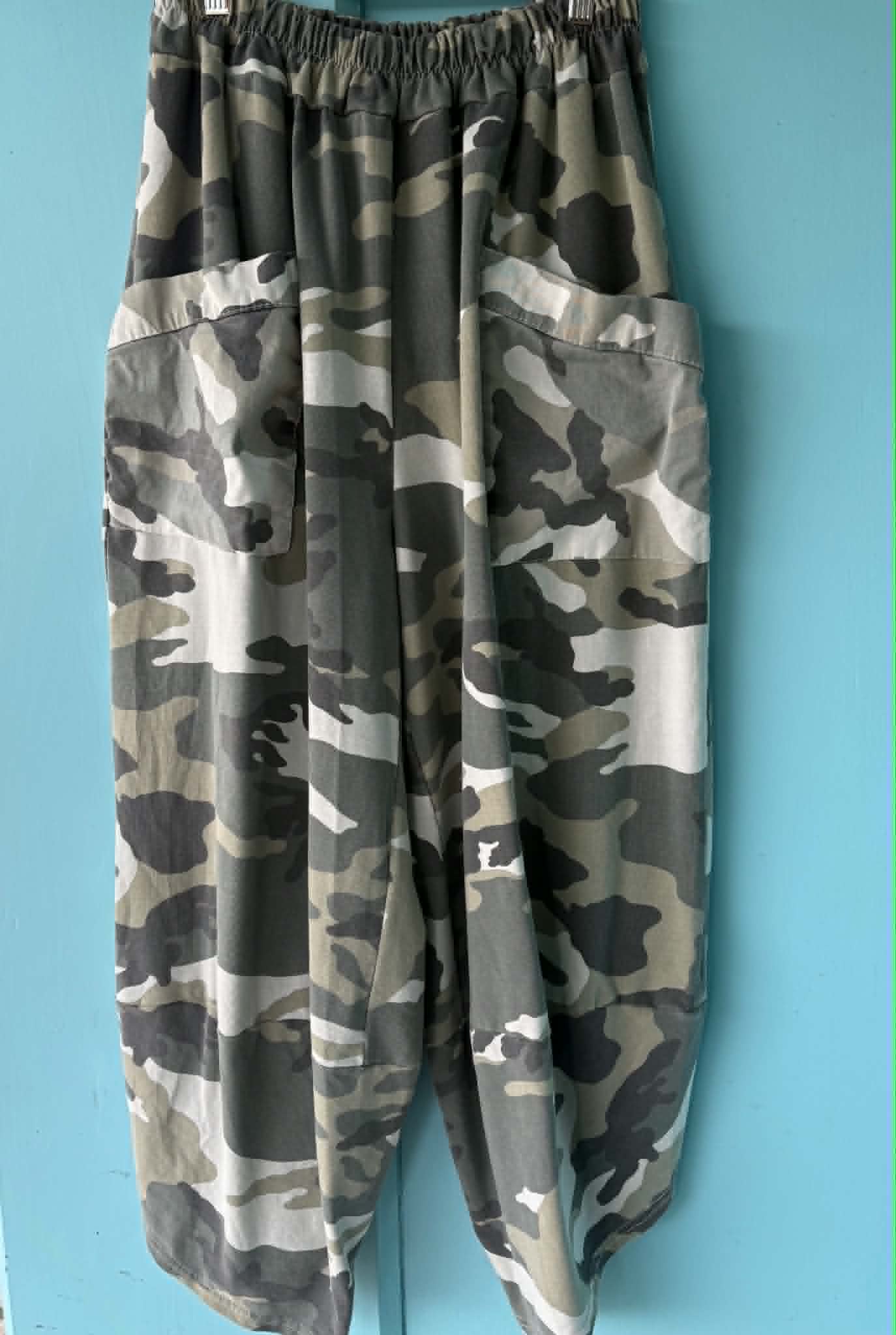 THE 'GOLDIE'SUPER SOFT CAMO PRINT STRETCH WAIST OVERSIZED POCKET COCOON PANTS