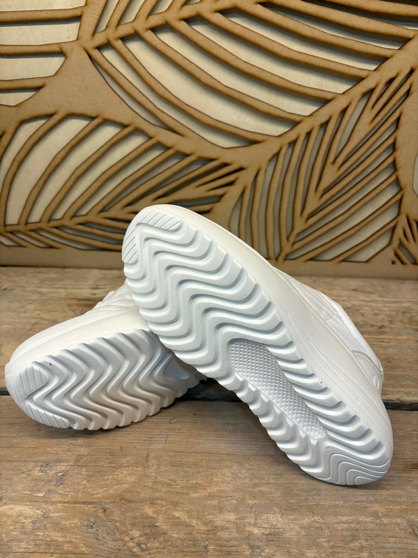 THE 'KARMA' ULTRA LIGHTWEIGHT SUPER COMFORT CLASSIC PLATFORM TRAINER WITH CUTE STITCH HEART DETAIL