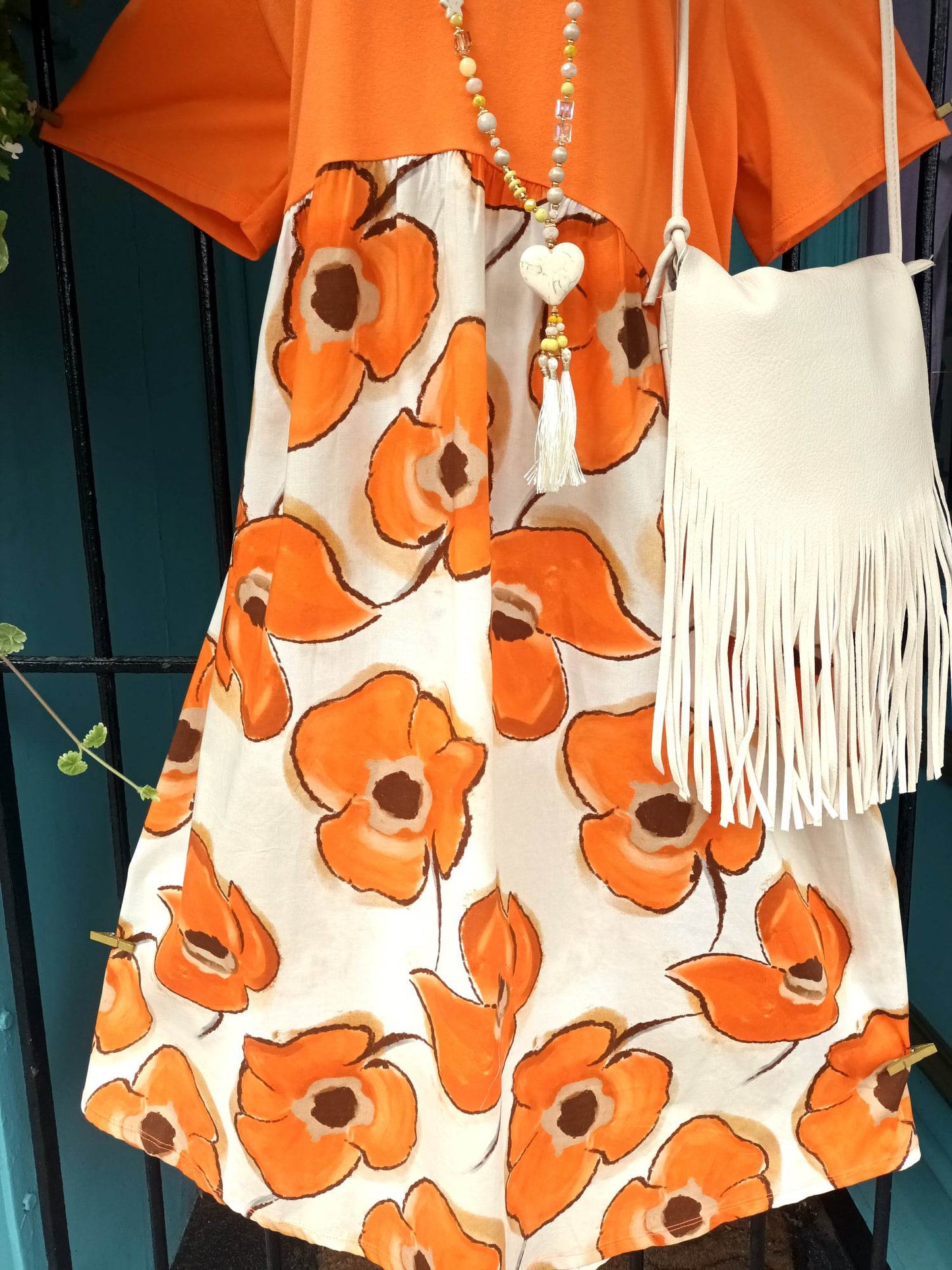 'HAZY DAISY' BEAUTIFUL TANGERINE DAISY/POPPY PRINT DAY DRESS IN 100% COTTON