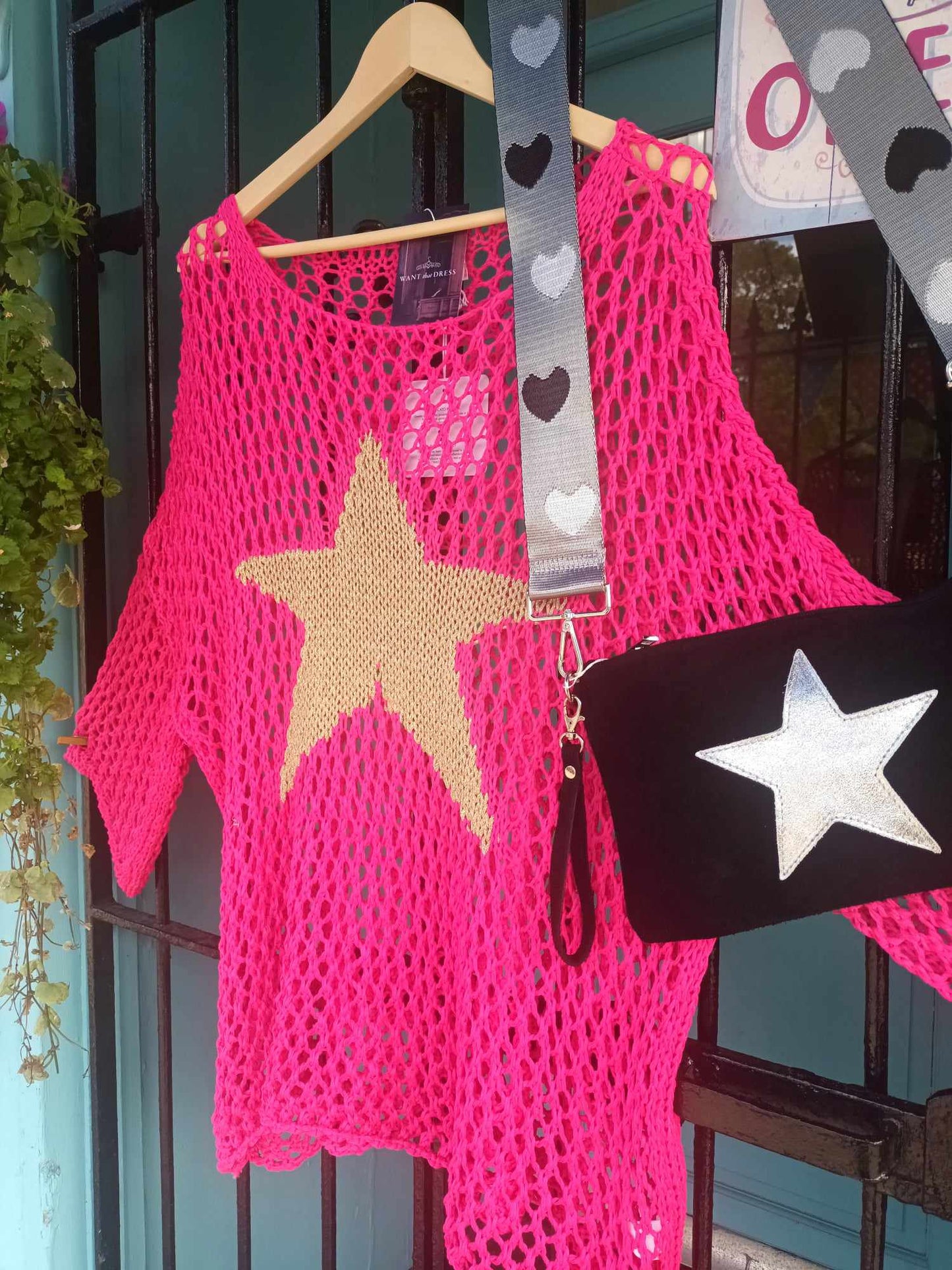 'STARMAN' OVERSIZED CROCHET KNIT JUMPER WITH STAR MOTIF HOT PINK