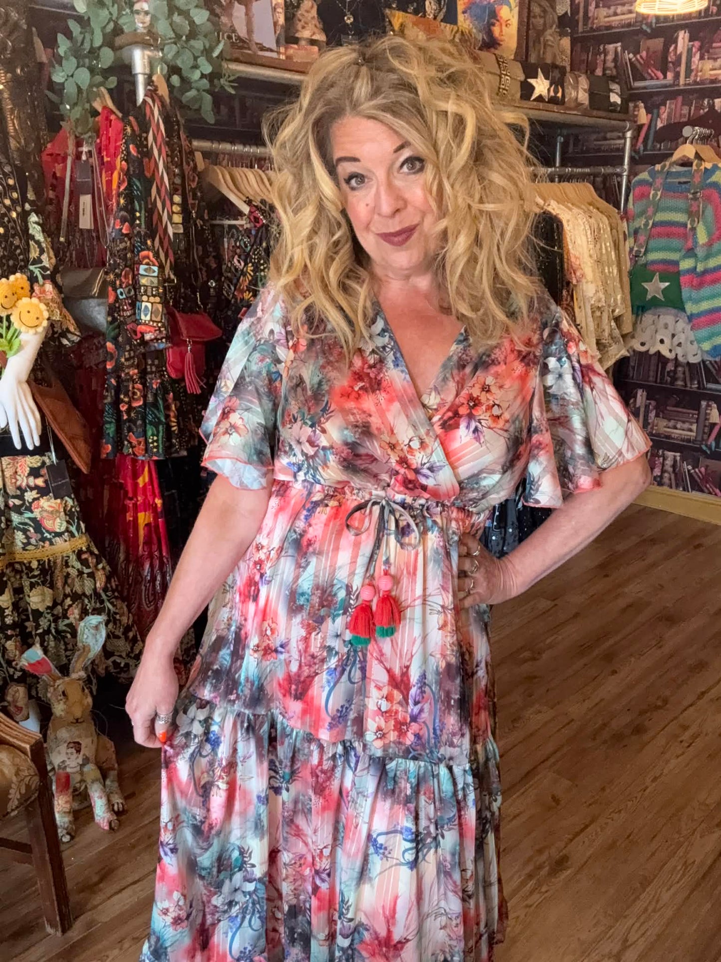 'ELEANOR' FABULOUSLY FLATTERING ANGEL SLEEVE 'MAGIC DRESS' IN CORAL AND MULTI