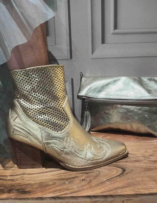 'DESERT STAR' BEAUTIFUL PALE GOLD SUPERSOFT FEEL FLEXI SOLE EMBELLISHED COWBOY BOOTS WITH WOODEN CUBAN HEEL