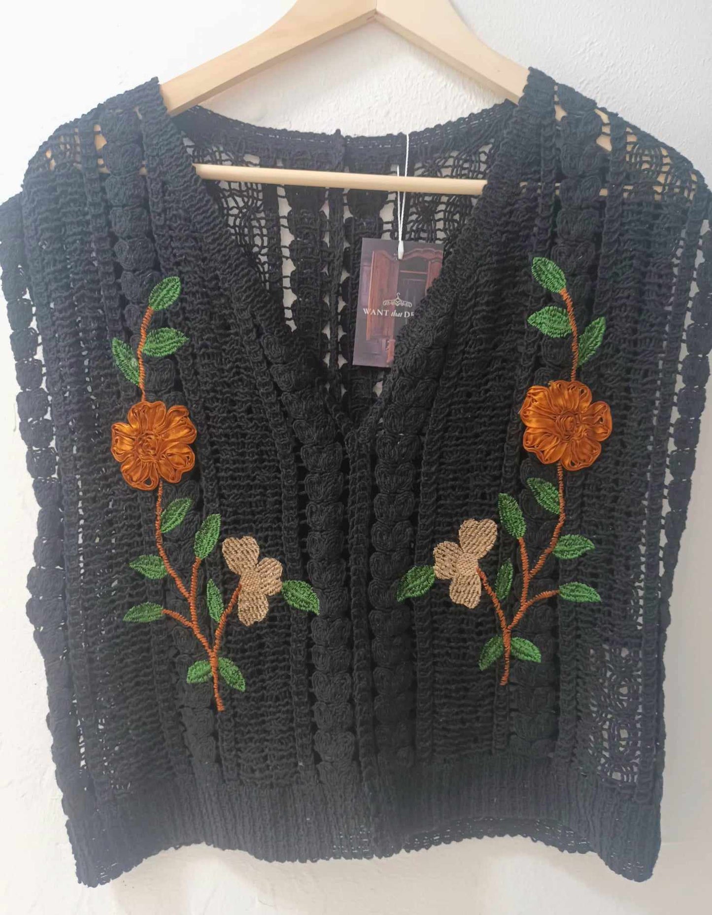 'TOPSY' VINTAGE STYLE CROCHET TANK TOP WITH APPLIQUE AND EMBROIDERED DETAIL BLACK OR CREAM