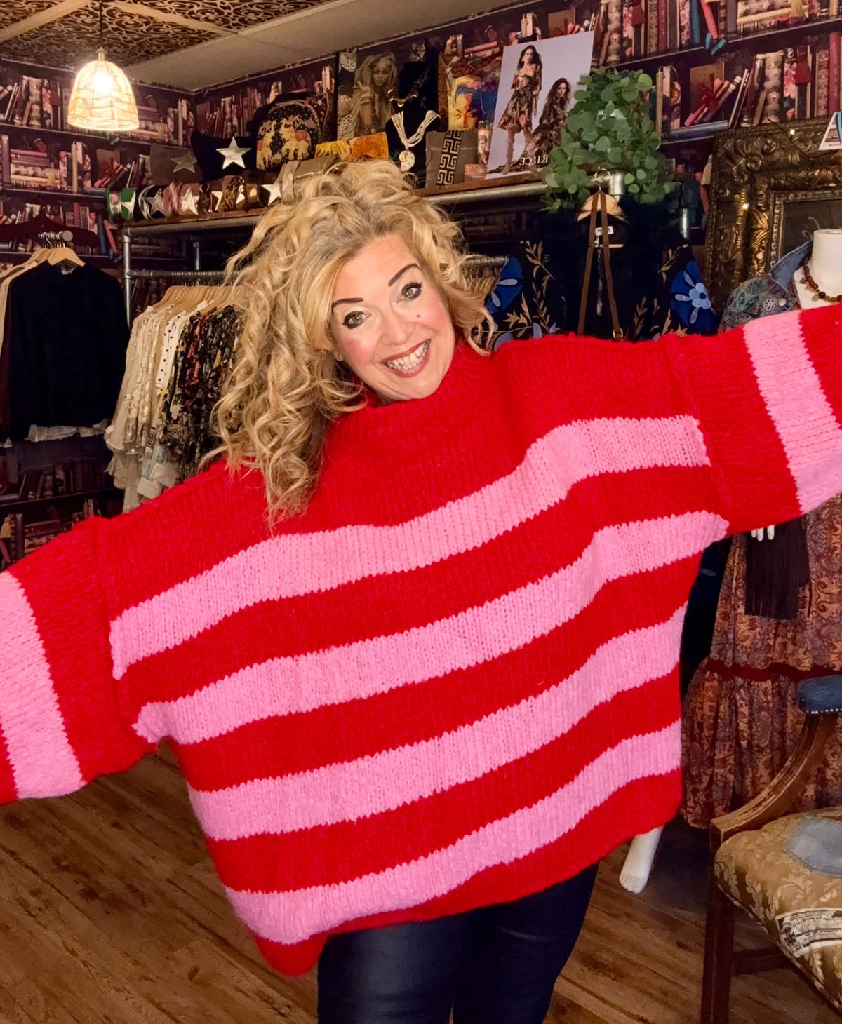 THE 'KOZY DAZE' BRIGHT AND BEAUTIFUL BOLD RED AND PINK STRIPED SUPERSOFT OVERSIZED SNUGGLE JUMPER