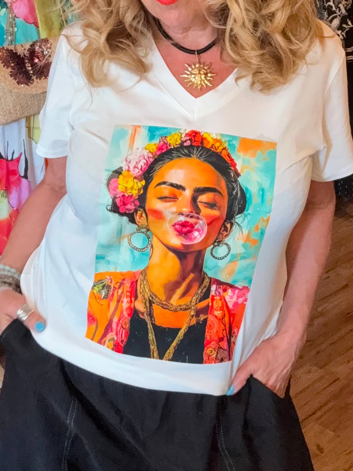 THE 'COOL FRIDA' STATEMENT T SHIRT WITH FRIDA KAHLO MOTIF TO THE FRONT CLASSIC WHITE