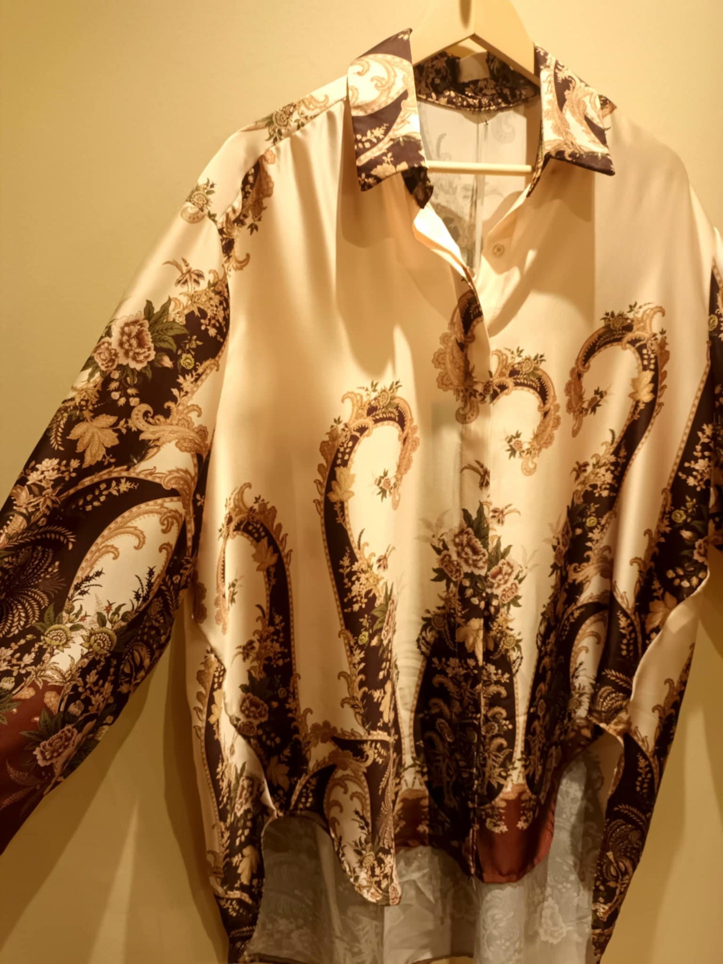 THE 'CHELSEA' BEAUTIFUL BOTANICAL PRINT LUXURIOUS SATIN FEEL OVERSIZED SHIRT