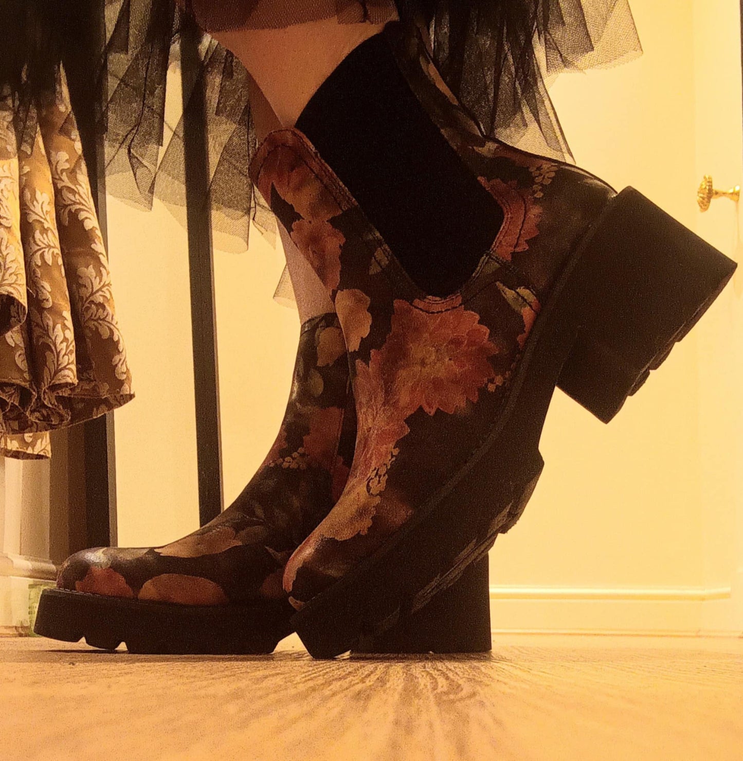 THE 'DAHLIA' STUNNING FLORAL CHUNKY SOLE SUPER LIGHTWEIGHT COMFORT BOOT FROM OUR 'LITE SOLES' RANGE