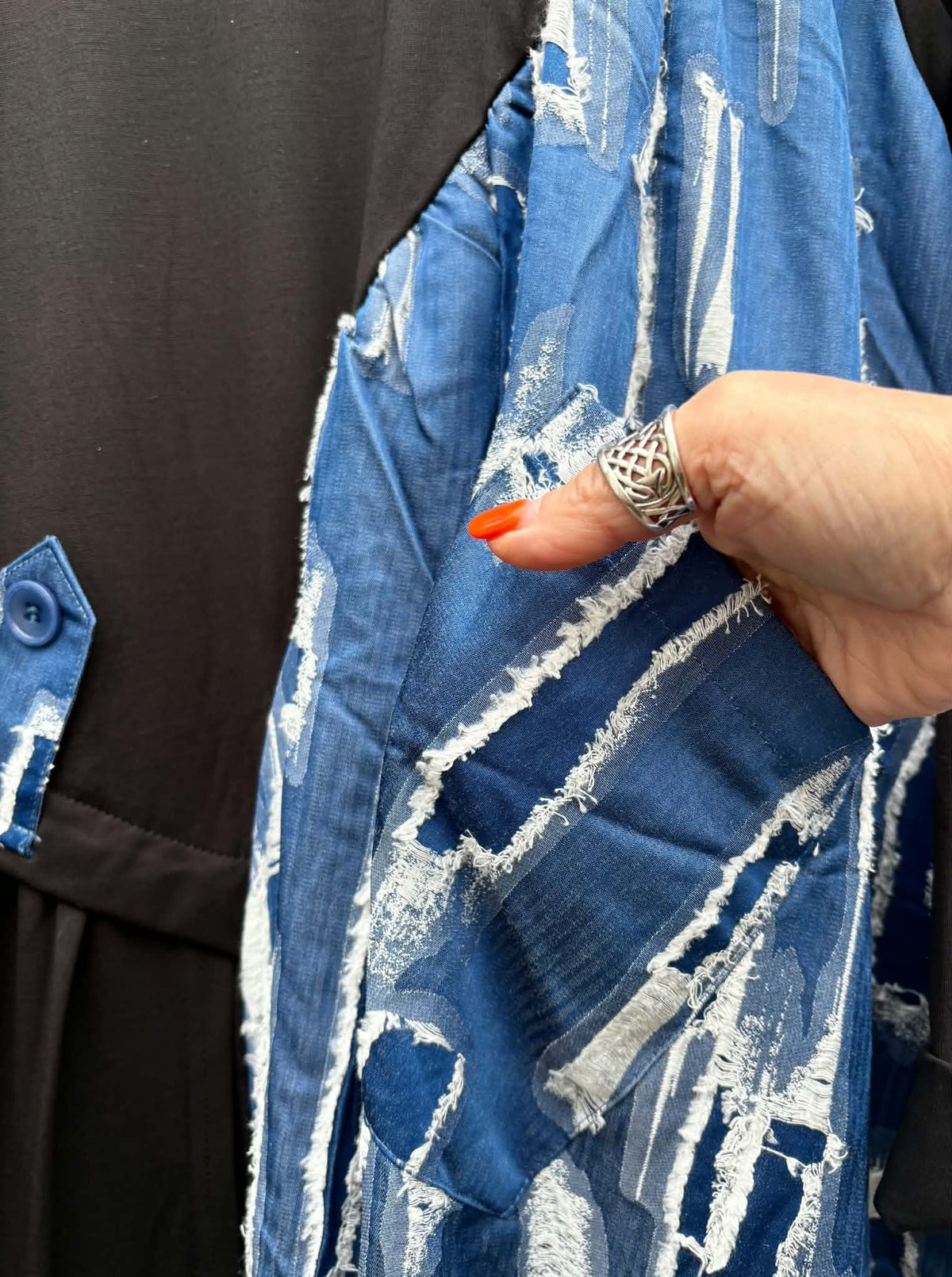 THE 'URBAN GIRL' QUIRKY ASYMMETRIC DETAIL COCOON DRESS WITH BUTTON TRIMS AND CONTRASTING DENIM STYLE FABRIC