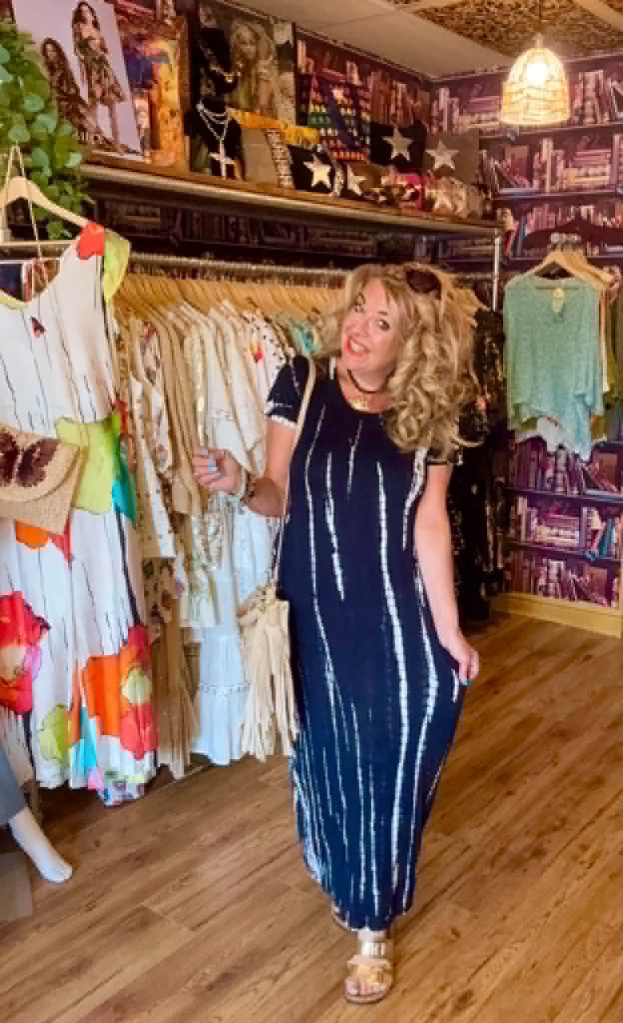 THE 'URBAN TRAVELS' FABULOUSLY FLATTERING MONOCHROME TIE DYE PARACHUTE HEM DRESS