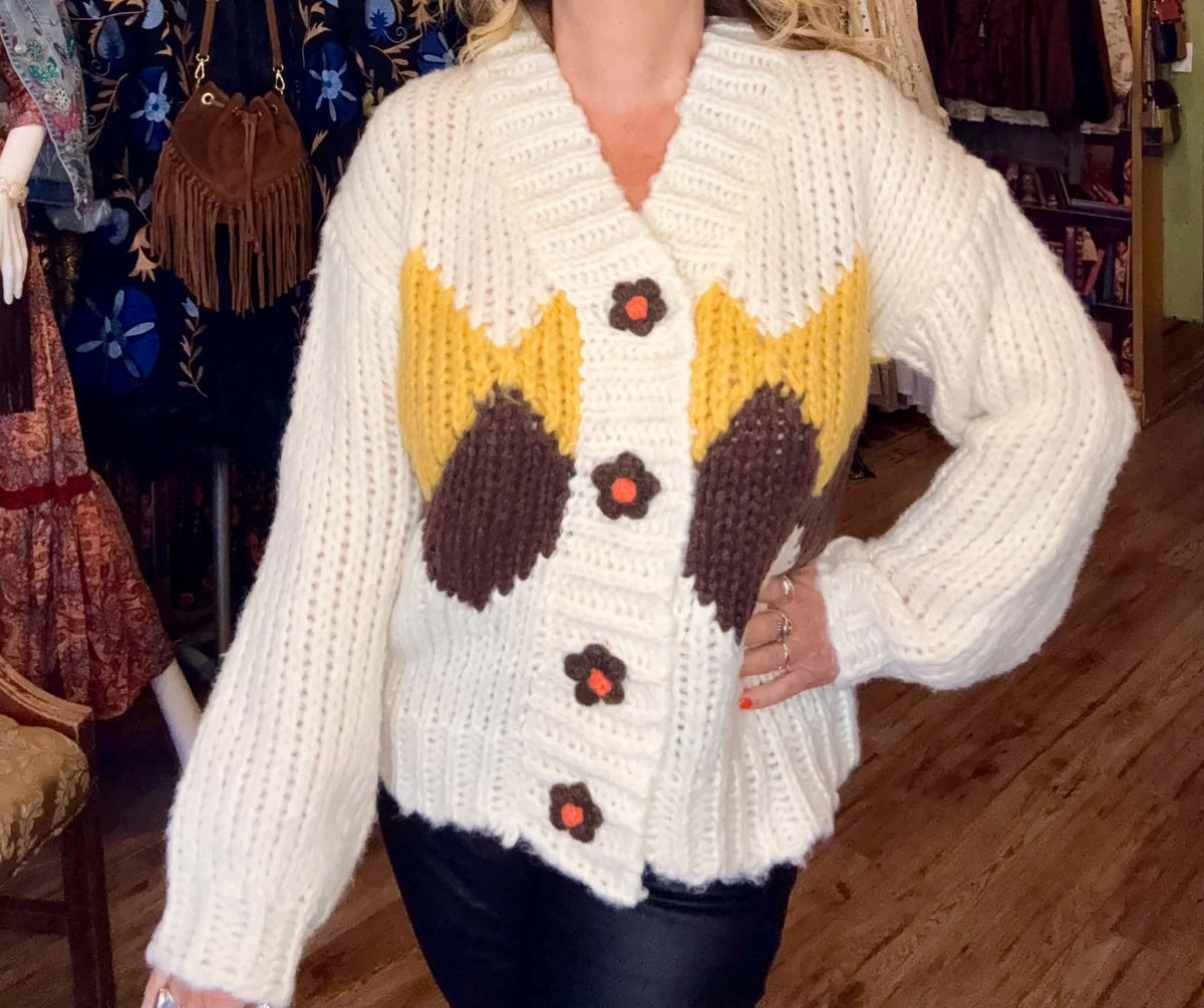 THE 'ASPEN' SUPERSOFT COSY CHUNKY KNIT CARDIGAN WITH CUTE KNITTED FLOWER BUTTONS