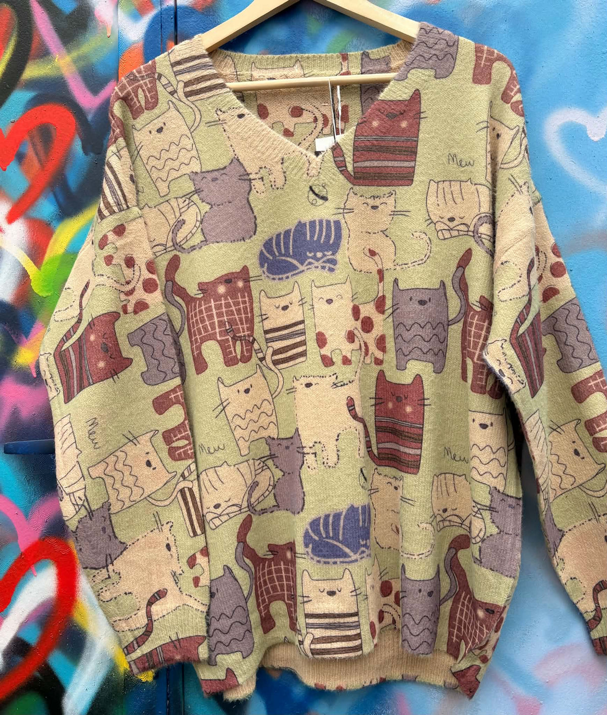 THE 'KOZY KATZ' SUPER SOFT V NECK KNITTED JUMPER WITH A QUIRKY CAT PRINT