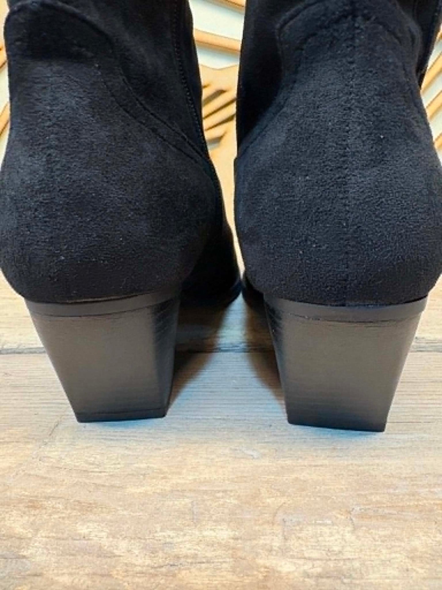 THE 'COLORADO' ULTRA COMFORT WESTERN STYLE EMBELLISHED BOOT IN CLASSIC BLACK