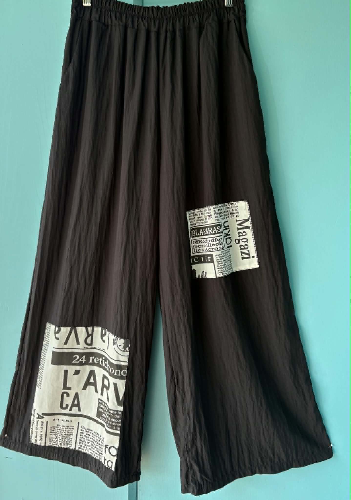 THE 'CAMDEN' LIGHTWEIGHT NEWSPAPER PATCH URBAN STYLE PANTS WITH COMFORTABLE STRETCH WAIST
