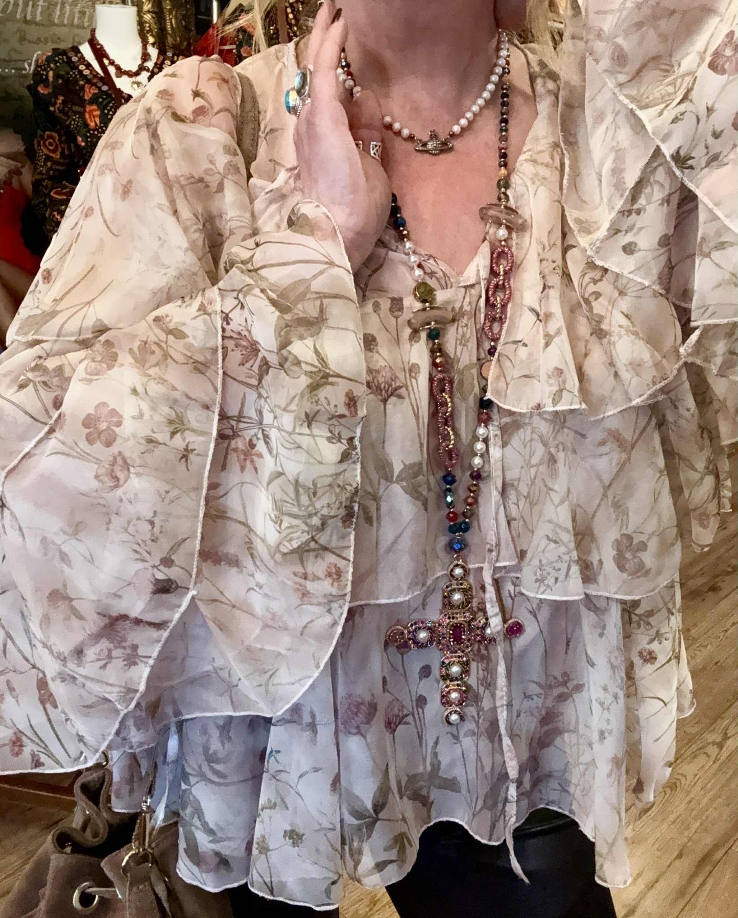 THE 'STEVIE' STUNNING 70'S STYLE DITSY FLORAL LAYERED CHIFFON TOP WITH ANGEL SLEEVES