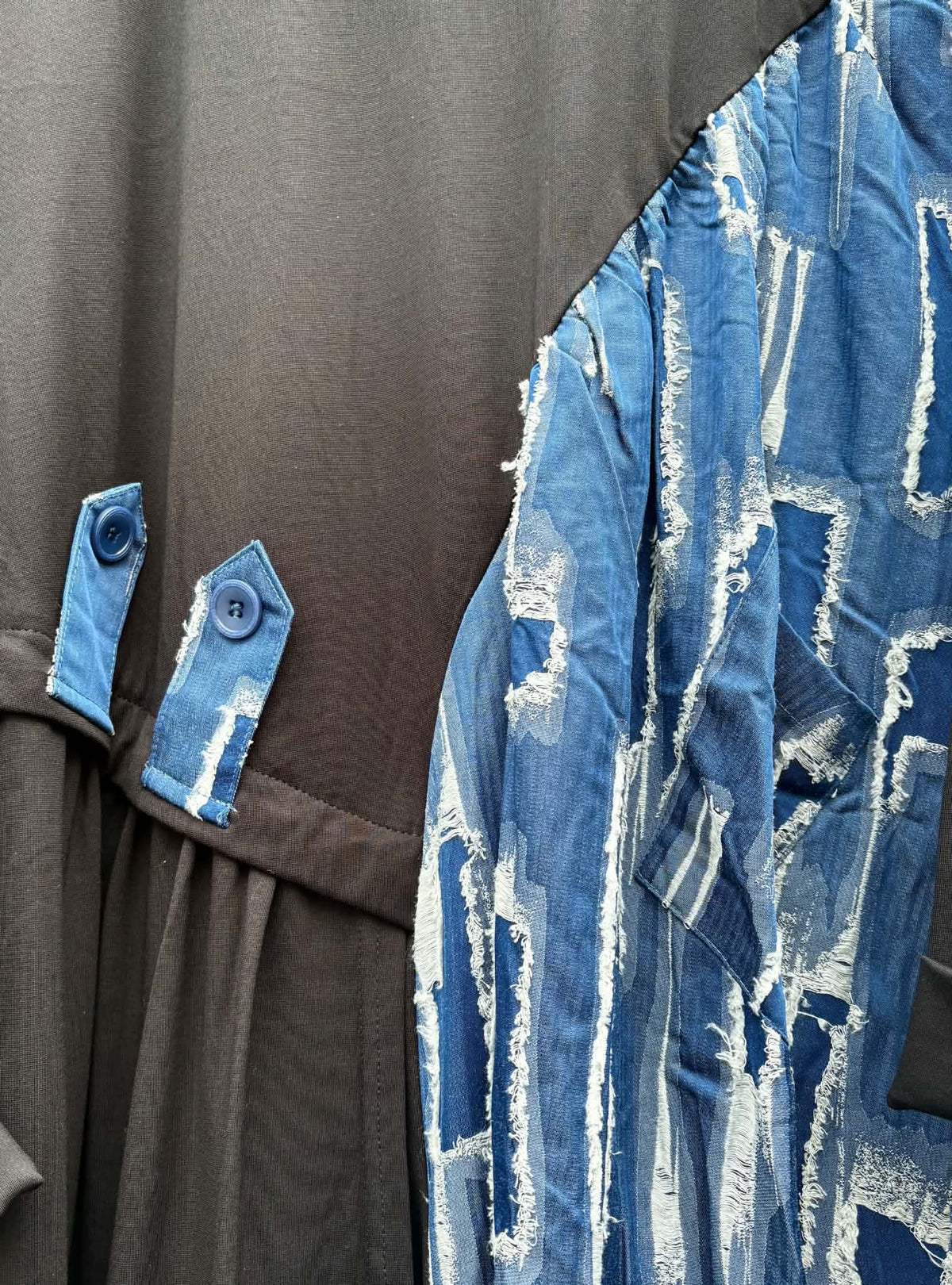 THE 'URBAN GIRL' QUIRKY ASYMMETRIC DETAIL COCOON DRESS WITH BUTTON TRIMS AND CONTRASTING DENIM STYLE FABRIC