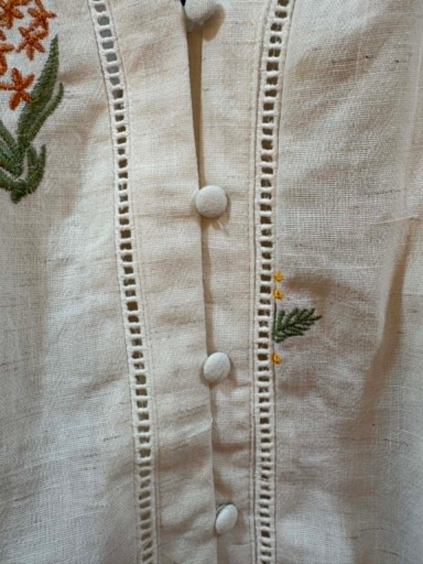 THE 'HERITAGE' BEAUTIFUL LINEN BLEND DELICATELY EMBROIDERED BLOUSE WITH LACE DETAIL