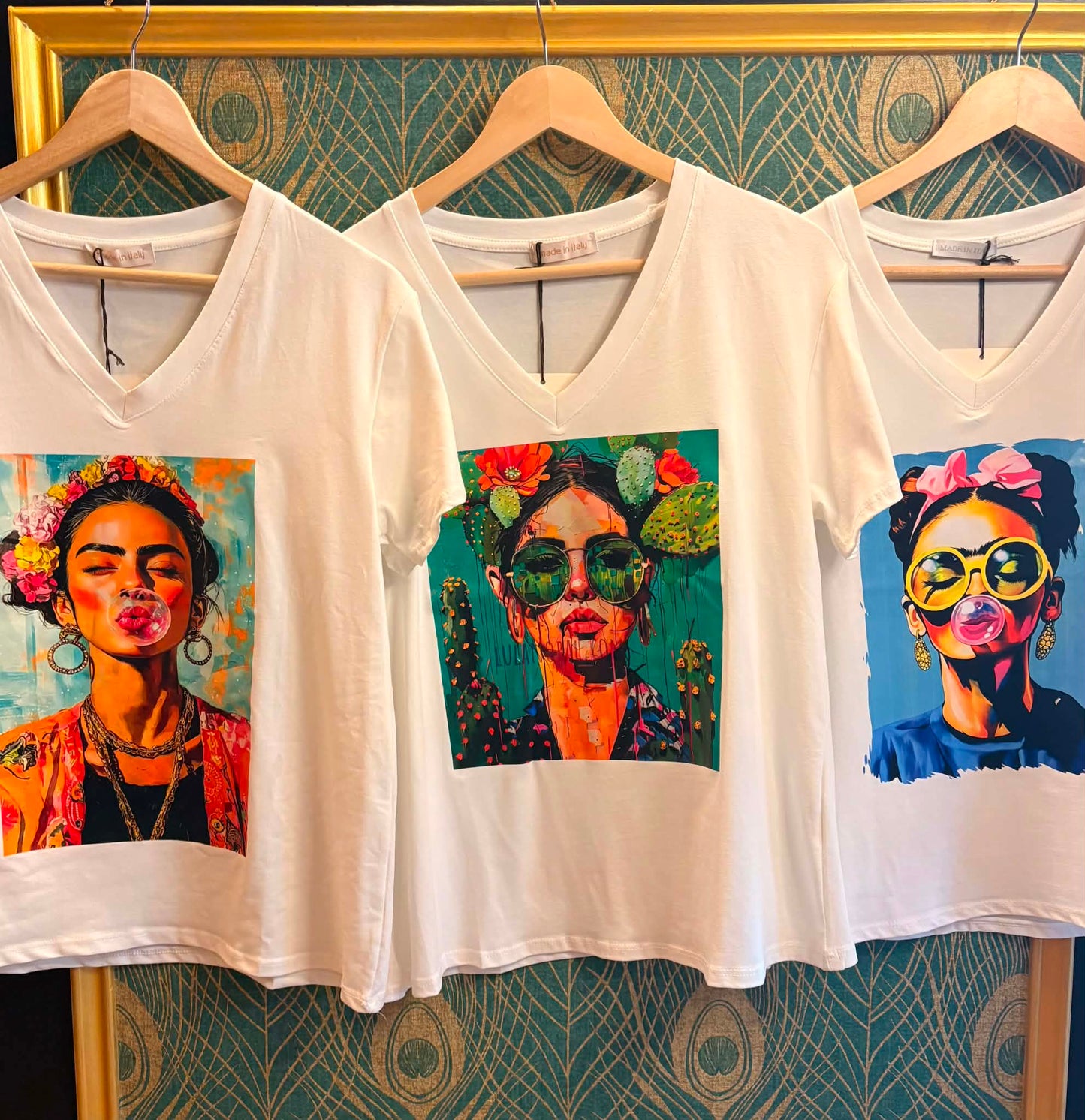 THE 'CACTUS FRIDA' STATEMENT T SHIRT WITH FRIDA KAHLO TO THE FRONT CLASSIC WHITE