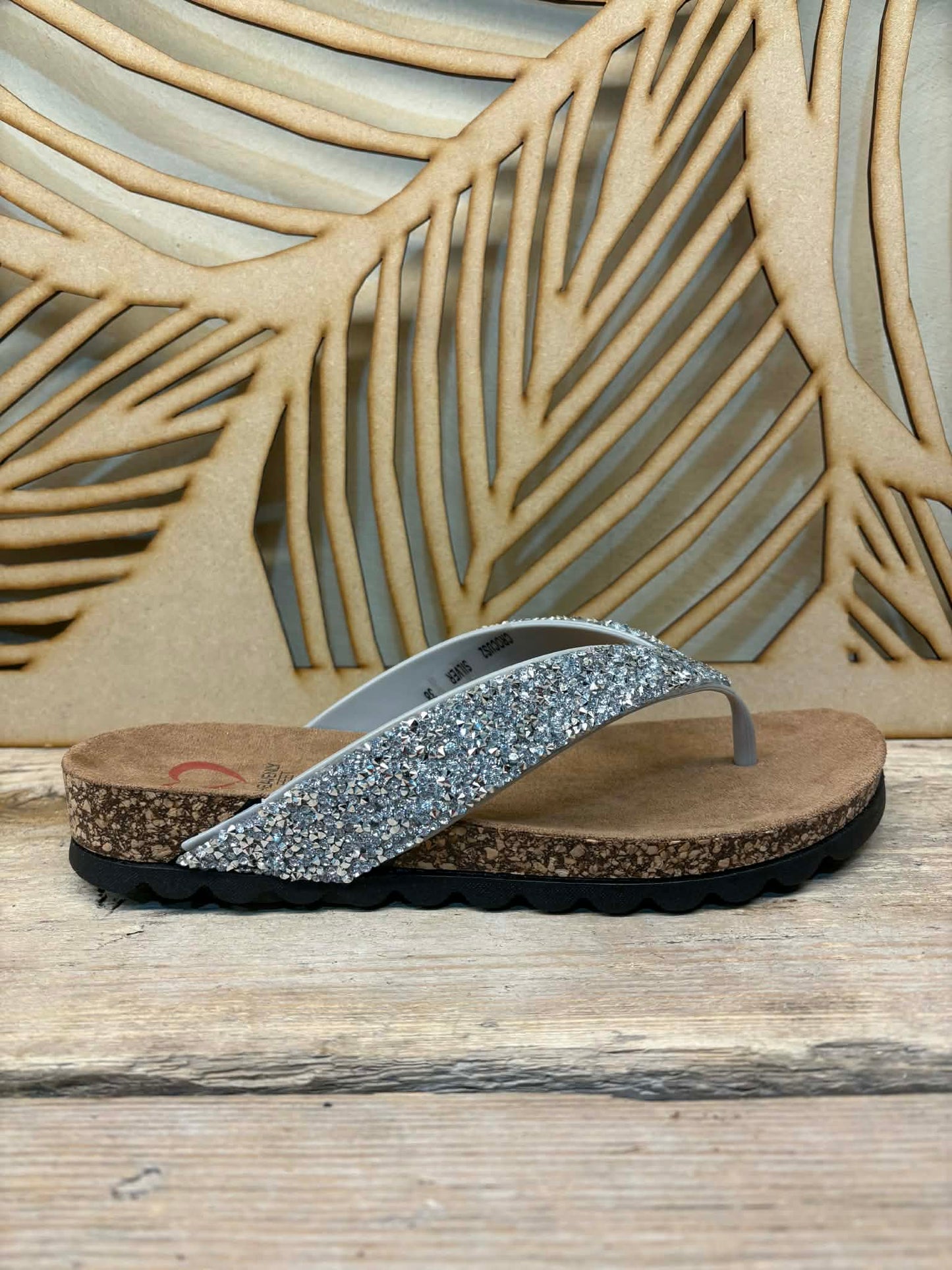 THE 'CAPRI' STUNNING SILVER RHINESTONE TOE POST FOOTBED SANDALS SUPER COMFORT SOLE