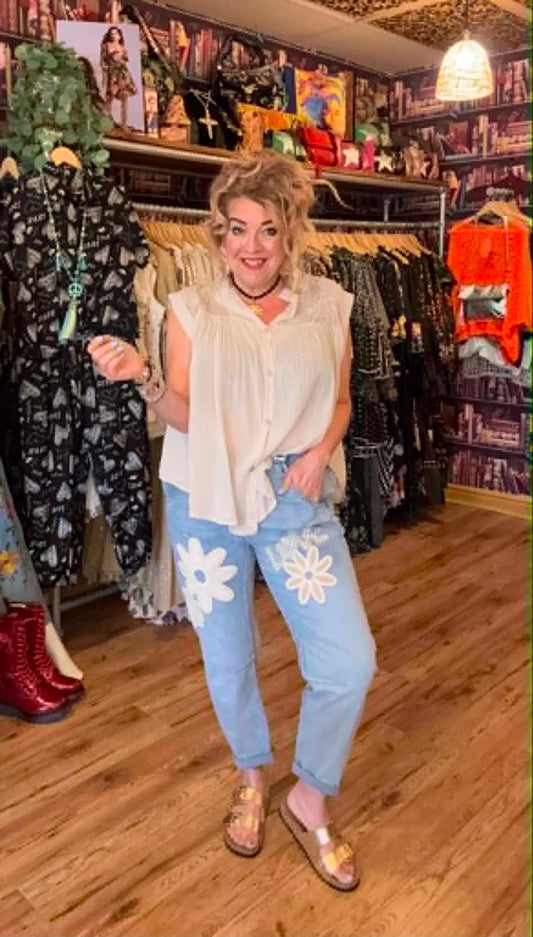 THE 'LOVE AND DAISIES' VINTAGE STYLE SUPERSOFT STRETCH CHAMBRAY JEANS WITH APPLIQUE DETAIL
