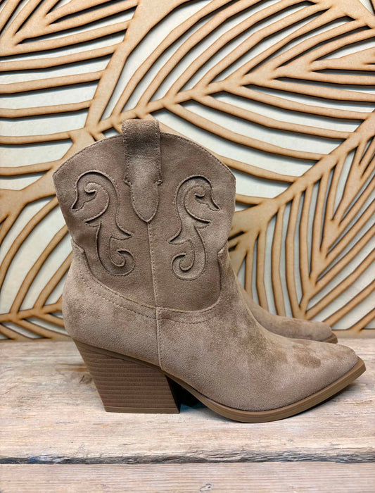 THE 'COLORADO' ULTRA COMFORT WESTERN STYLE EMBELLISHED BOOT IN NEUTRAL TAUPE