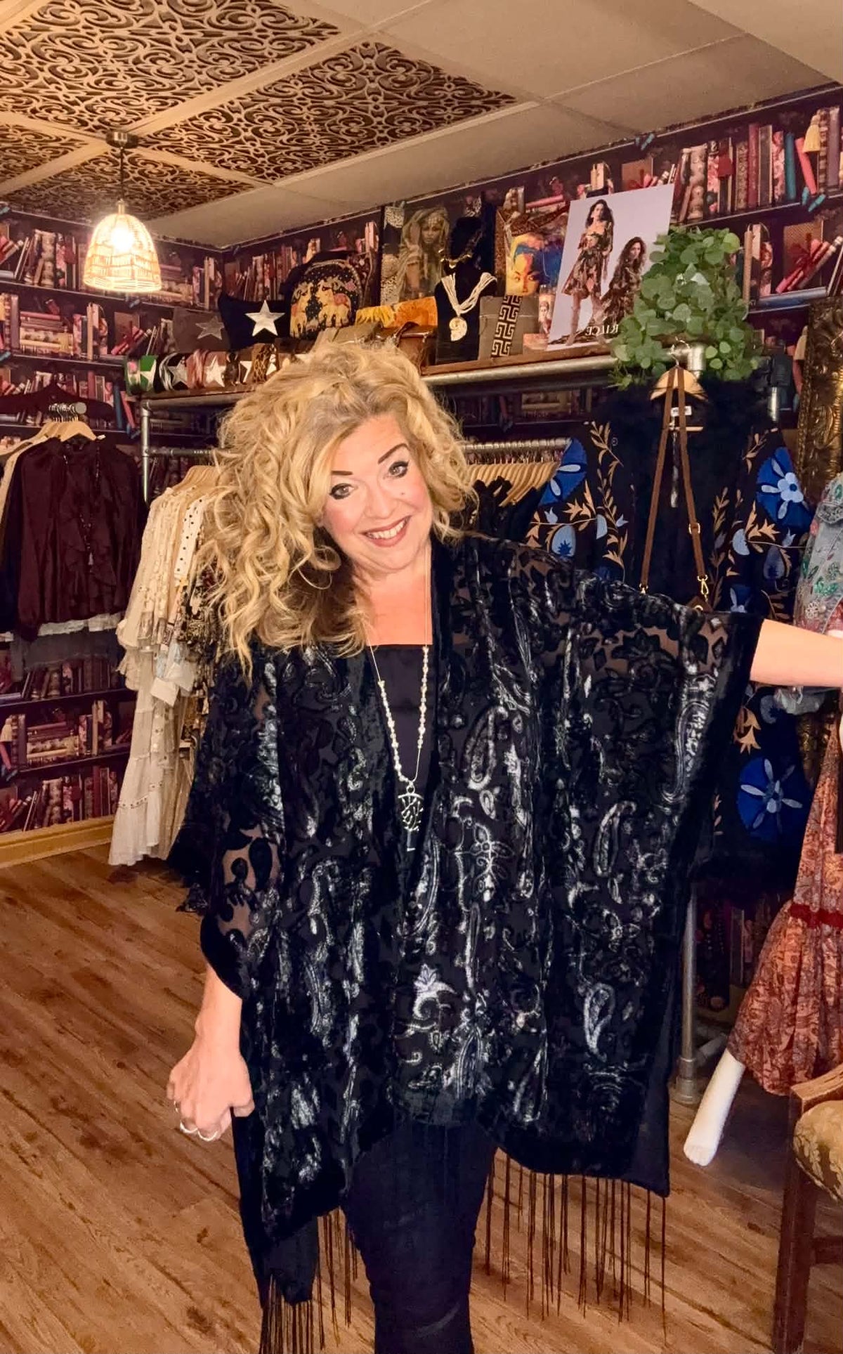 THE 'RUMOURS' ULTIMATE BOHO STYLE STUNNING VELVET DEVORE FRINGED KIMONO