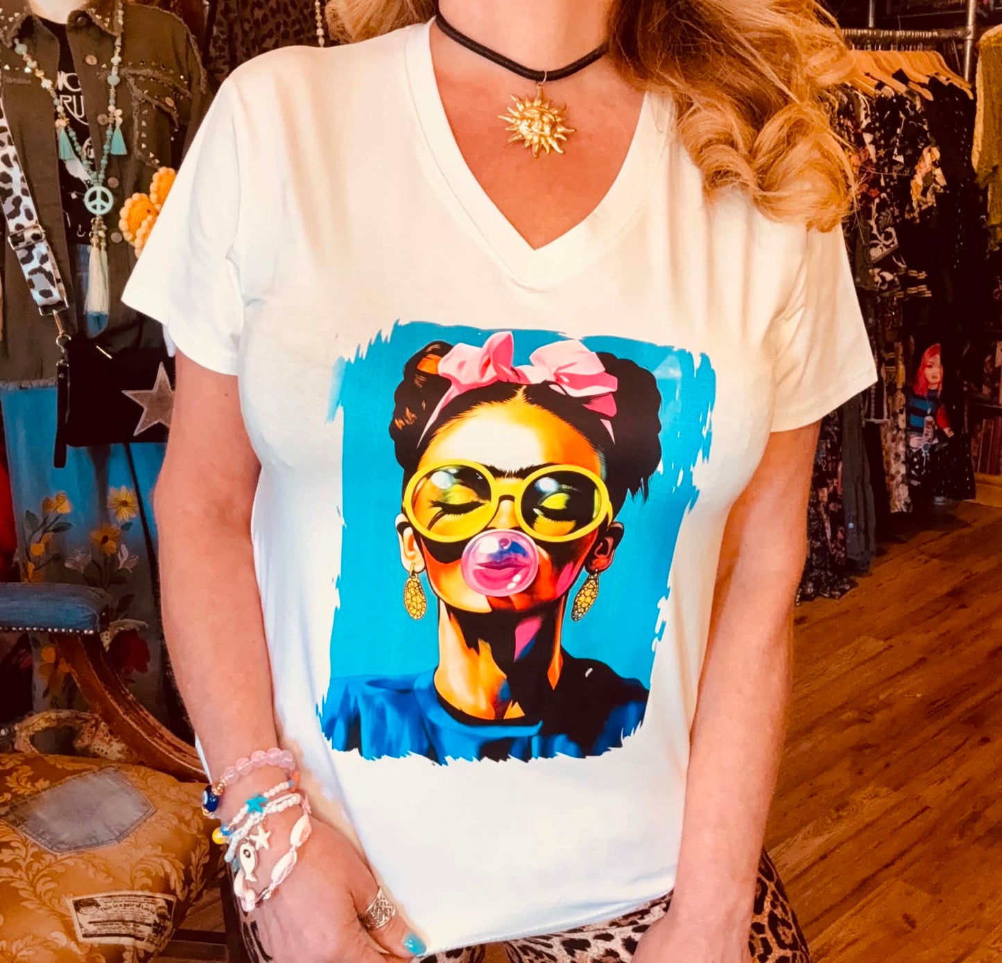 THE 'RETRO FRIDA' STATEMENT T SHIRT WITH FRIDA KAHLO TO THE FRONT CLASSIC WHITE