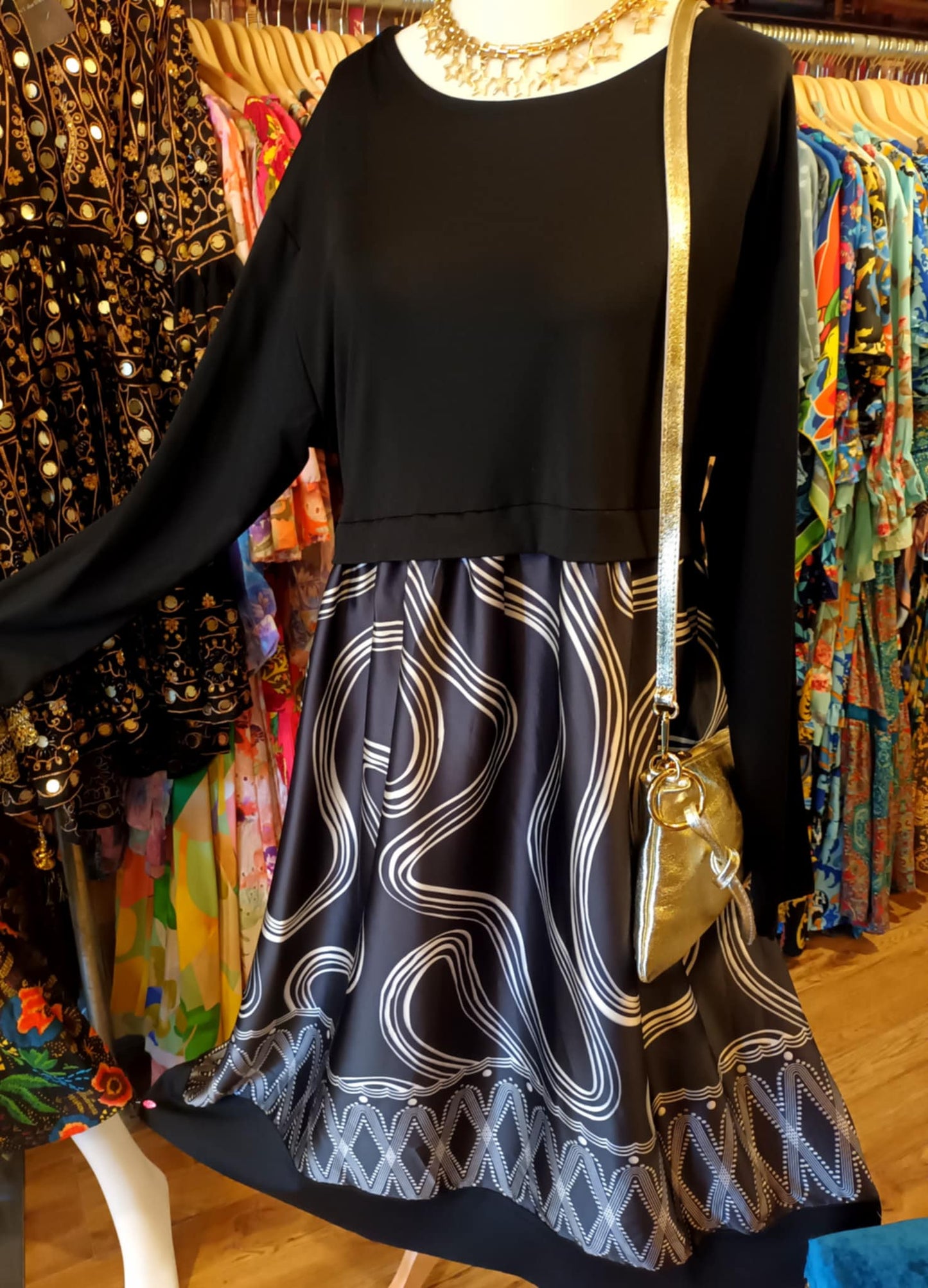 THE 'DECO' BEAUTIFULLY VERSATILE ART DECO PRINT COCOON DRESS WITH POCKETS