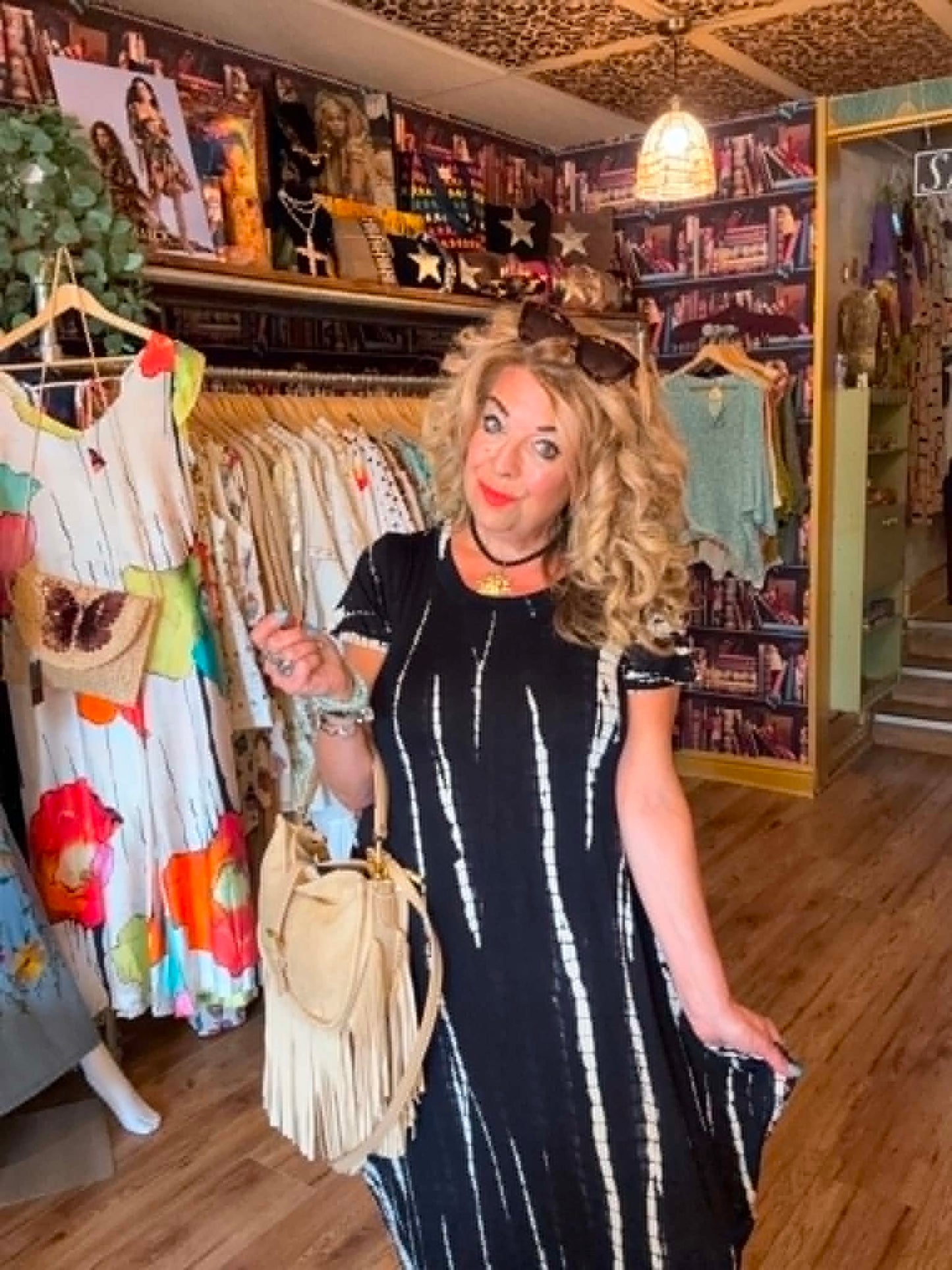 THE 'URBAN TRAVELS' FABULOUSLY FLATTERING MONOCHROME TIE DYE PARACHUTE HEM DRESS