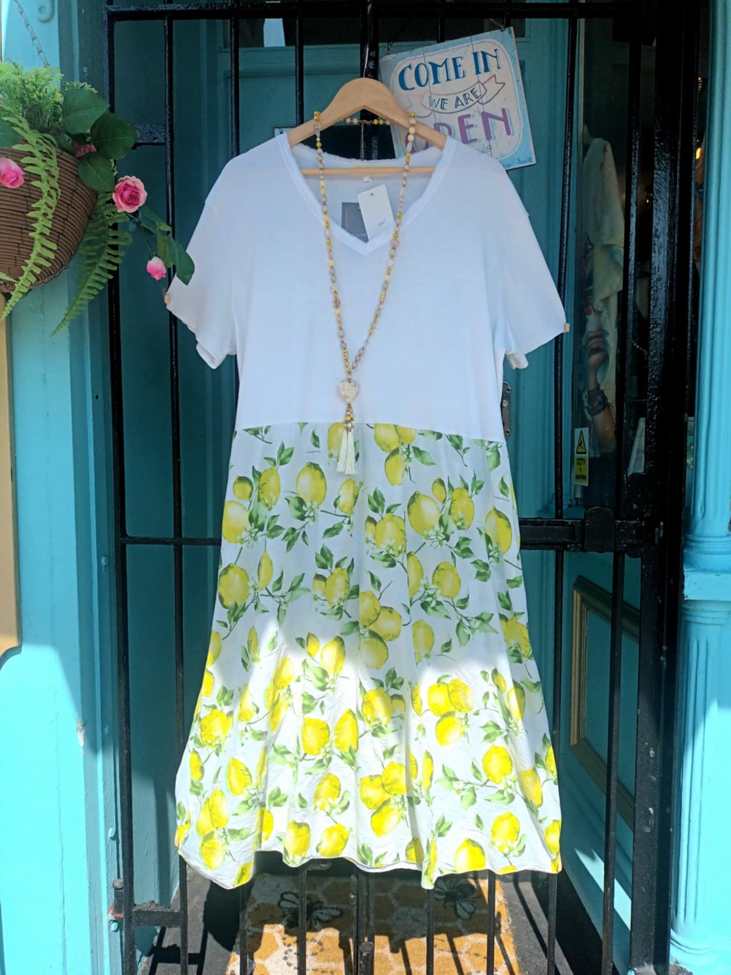 THE 'LIMONCELLO' PRETTY V NECK COTTON DAY DRESS WITH POCKET DETAIL