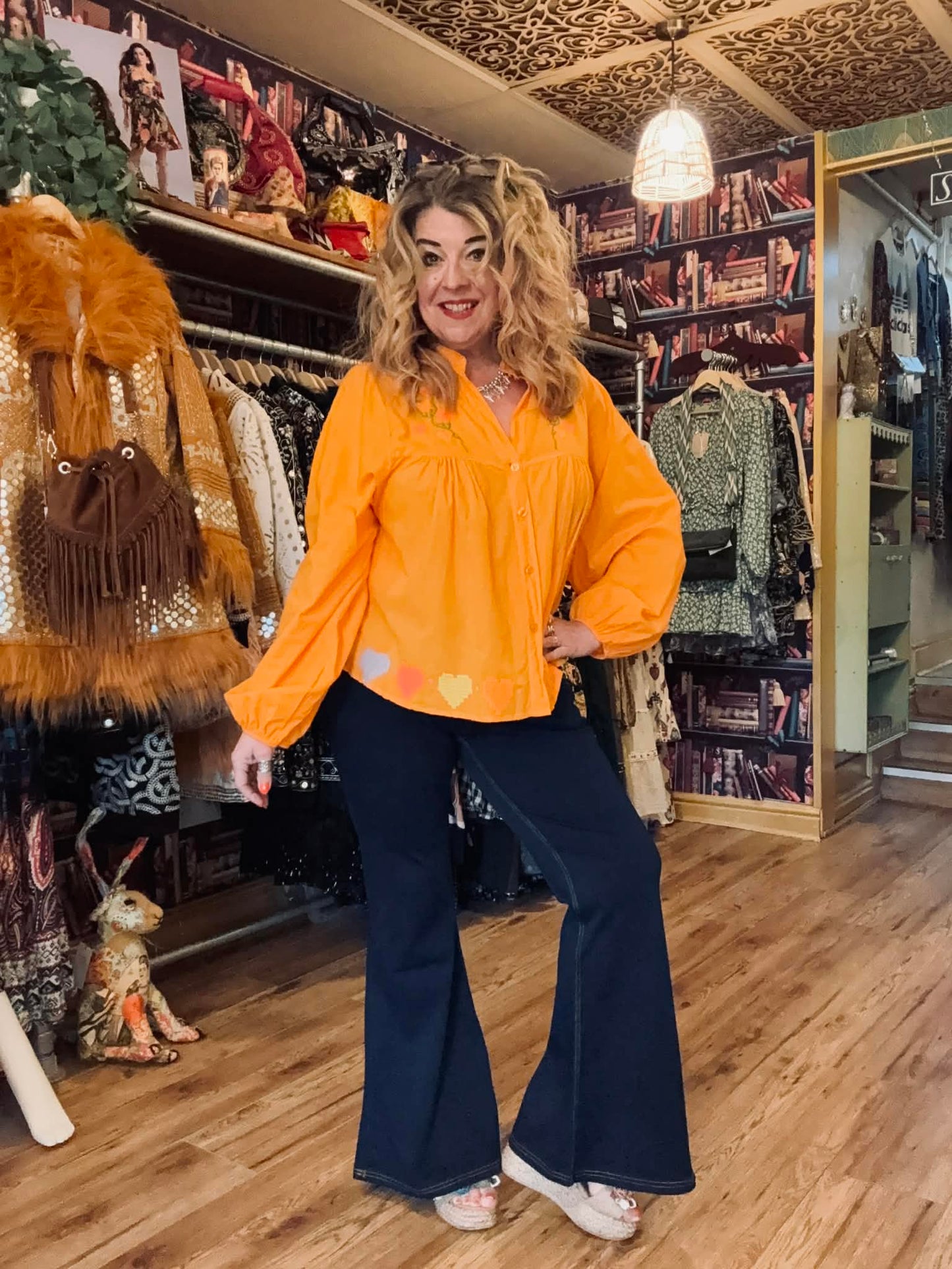 THE 'HALLE SEVENTIES' ULTRA FLATTERING SUPER STRETCH VINTAGE STYLE FLARED PULL ON JEANS