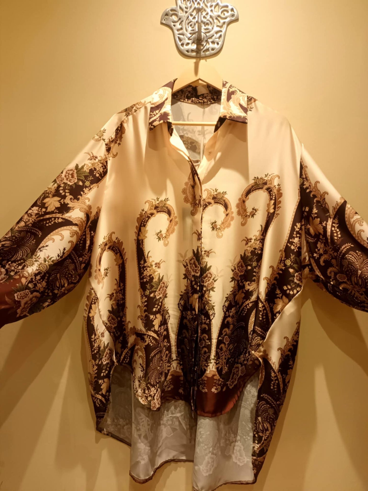 THE 'CHELSEA' BEAUTIFUL BOTANICAL PRINT LUXURIOUS SATIN FEEL OVERSIZED SHIRT
