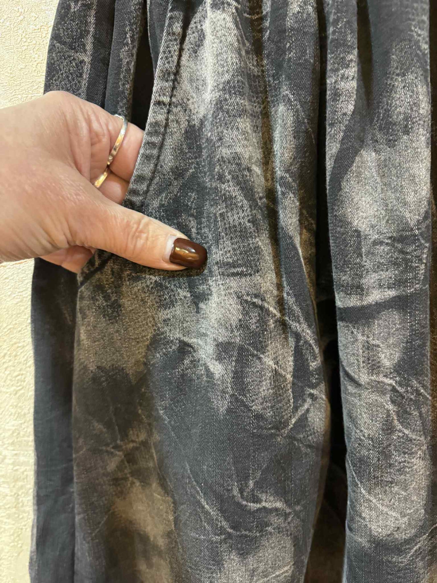 THE 'CHELSEA' BEAUTIFUL CHARCOAL GREY DISTRESSED PRINT BARRELL LEG TROUSERS WITH SLOUCH POCKETS