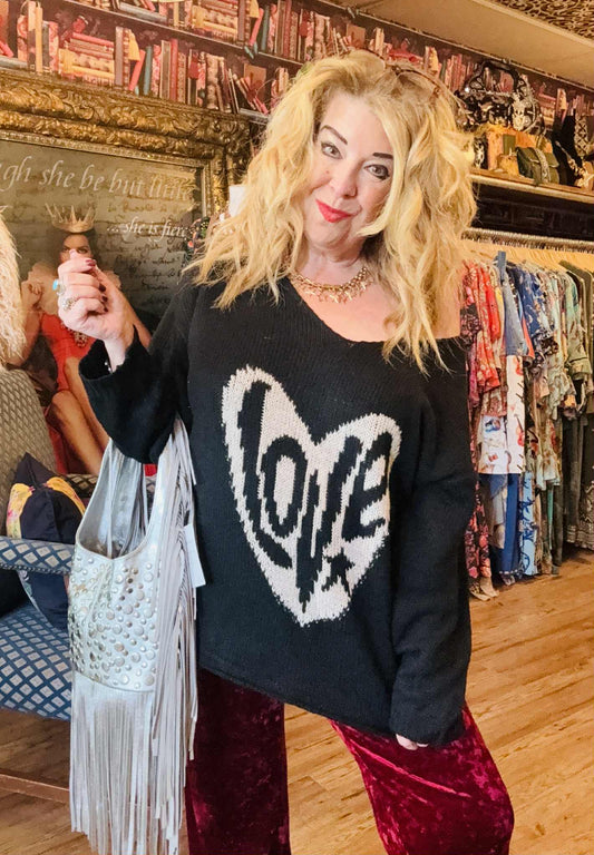 THE 'LOVE' BEAUTIFUL CLASSIC BLACK AND CREAM OVERSIZED V NECK SNUGGLE JUMPER