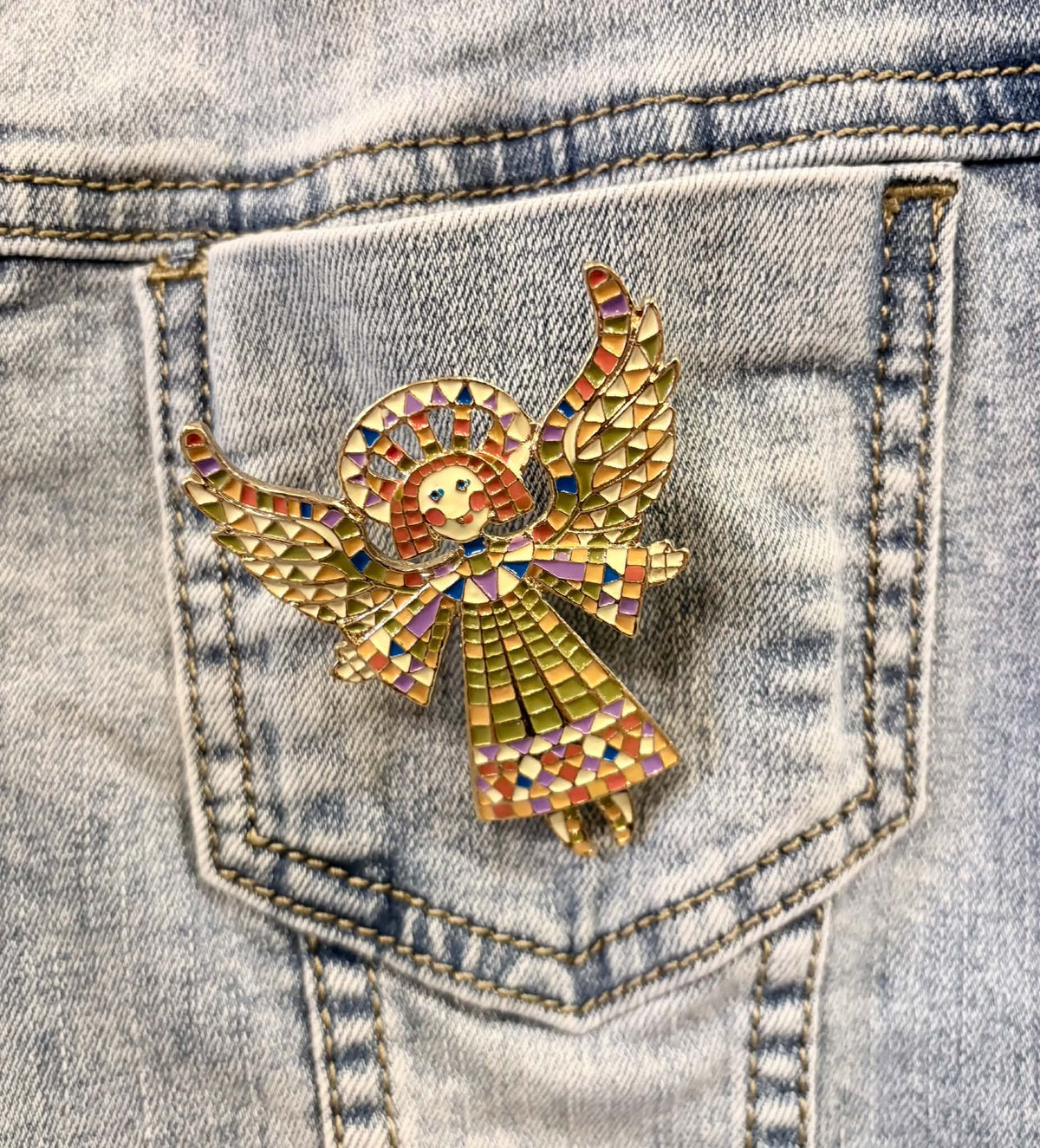 THE 'MEXICAN ANGEL' PRETTY MOSAIC EFFECT ENAMEL BROOCH