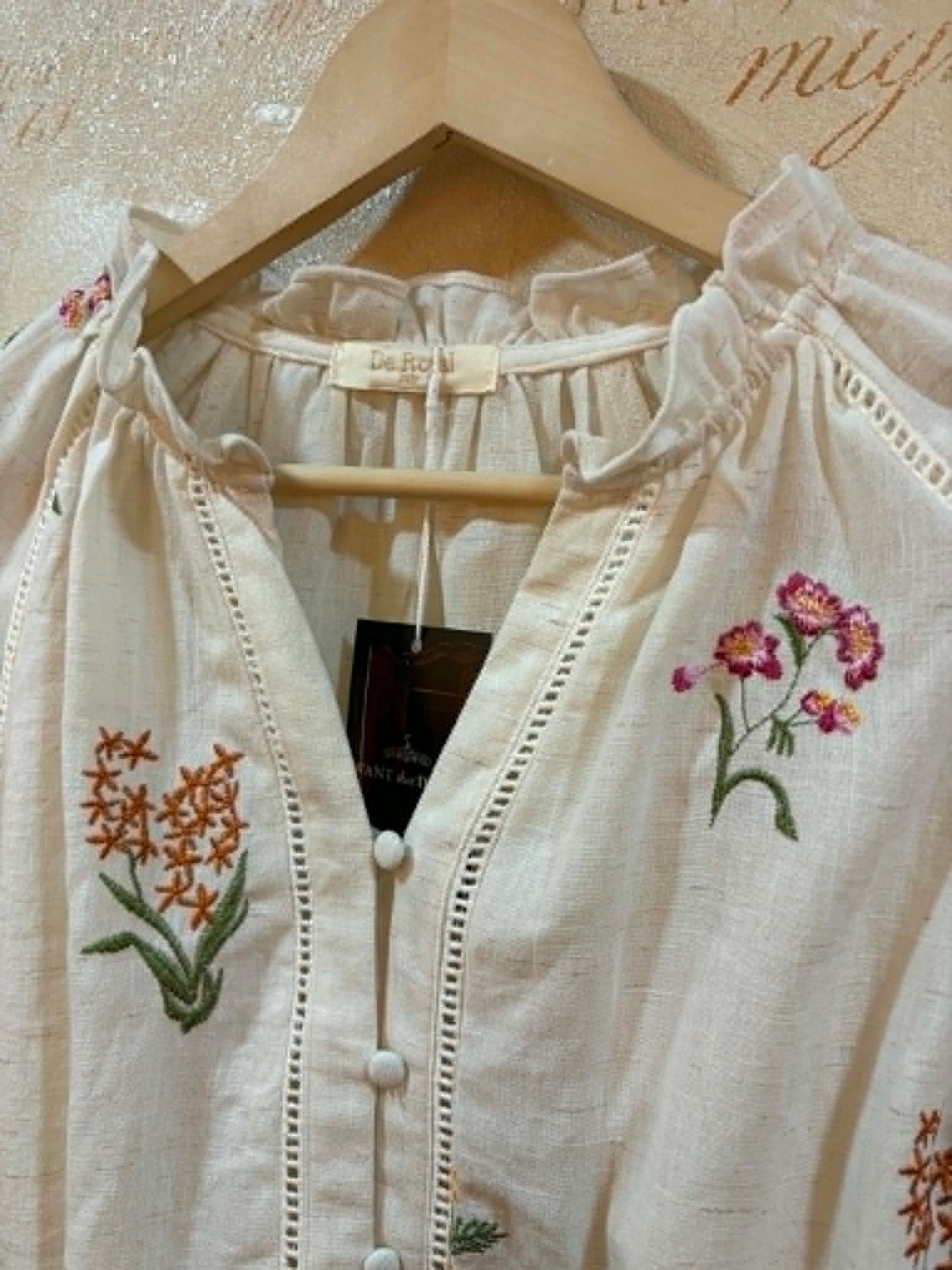 THE 'HERITAGE' BEAUTIFUL LINEN BLEND DELICATELY EMBROIDERED BLOUSE WITH LACE DETAIL