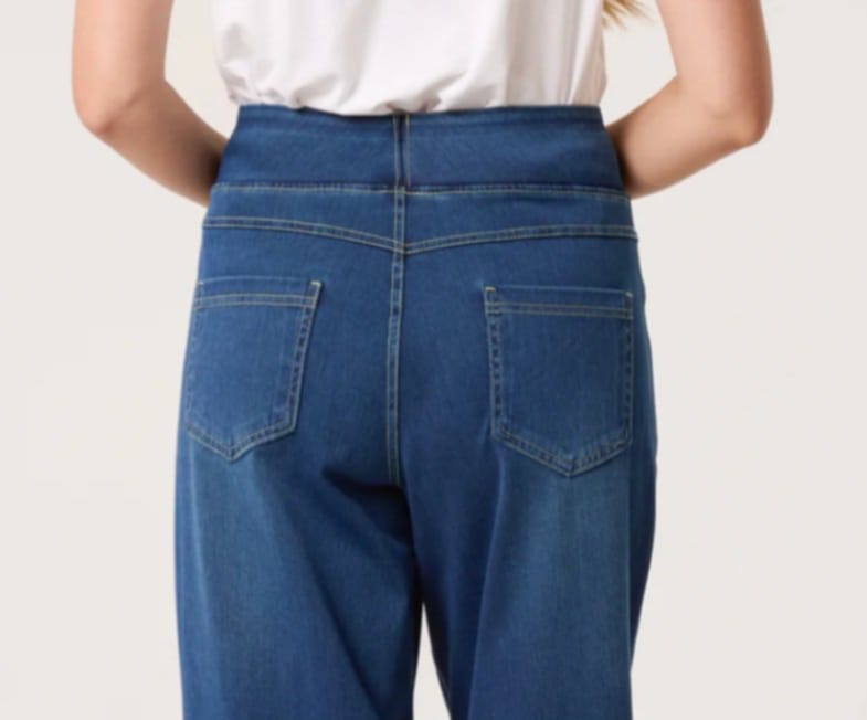 THE 'HALLE' ULTRA FLATTERING SUPER STRETCH WIDE LEG FIGURE FIXING JEANS FOUR SIZES AVAILABLE