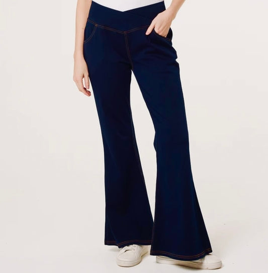 THE 'HALLE SEVENTIES' ULTRA FLATTERING SUPER STRETCH VINTAGE STYLE FLARED PULL ON JEANS